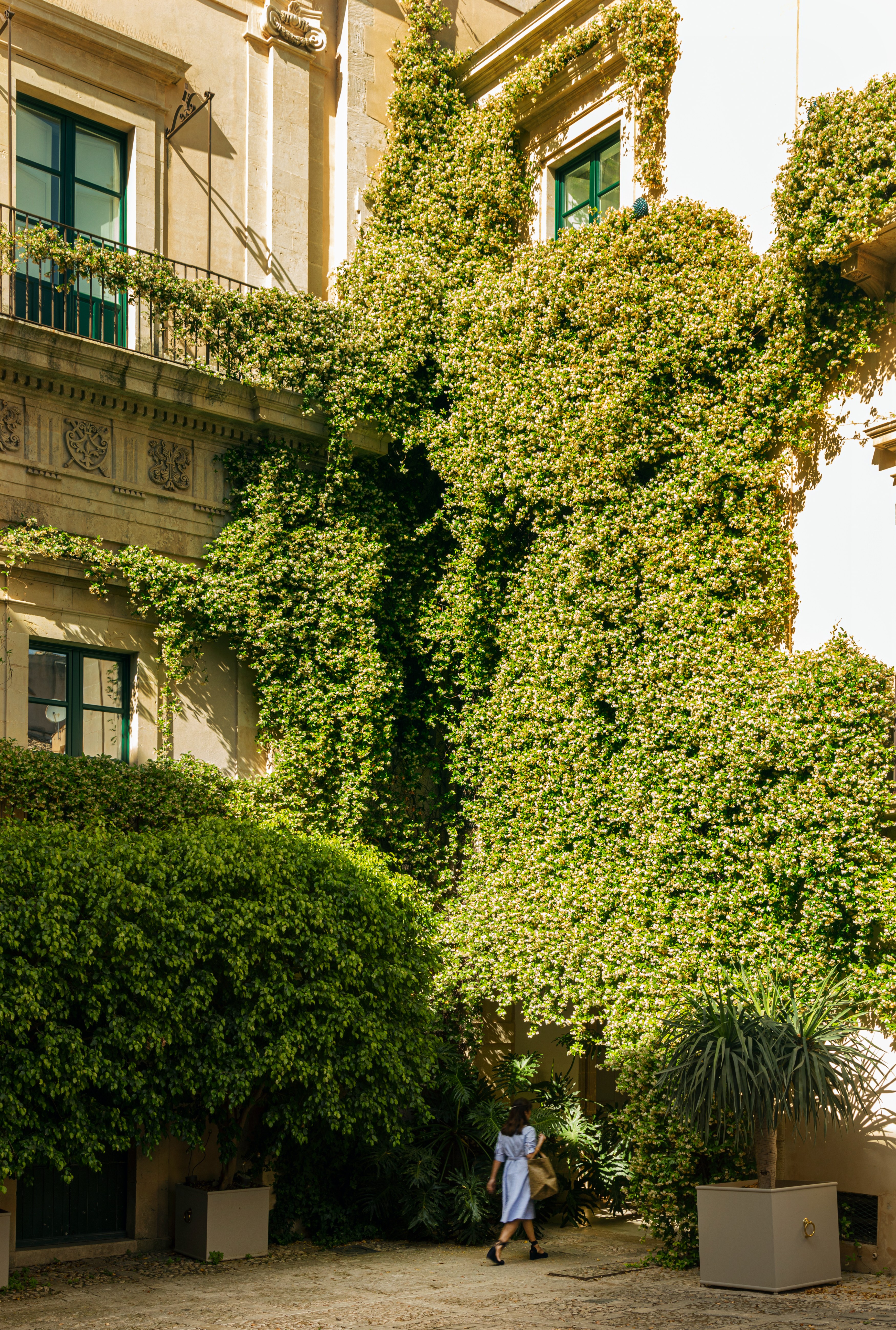 IT-Acoommodatie-Seven Rooms Villadorata-outside building.jpg