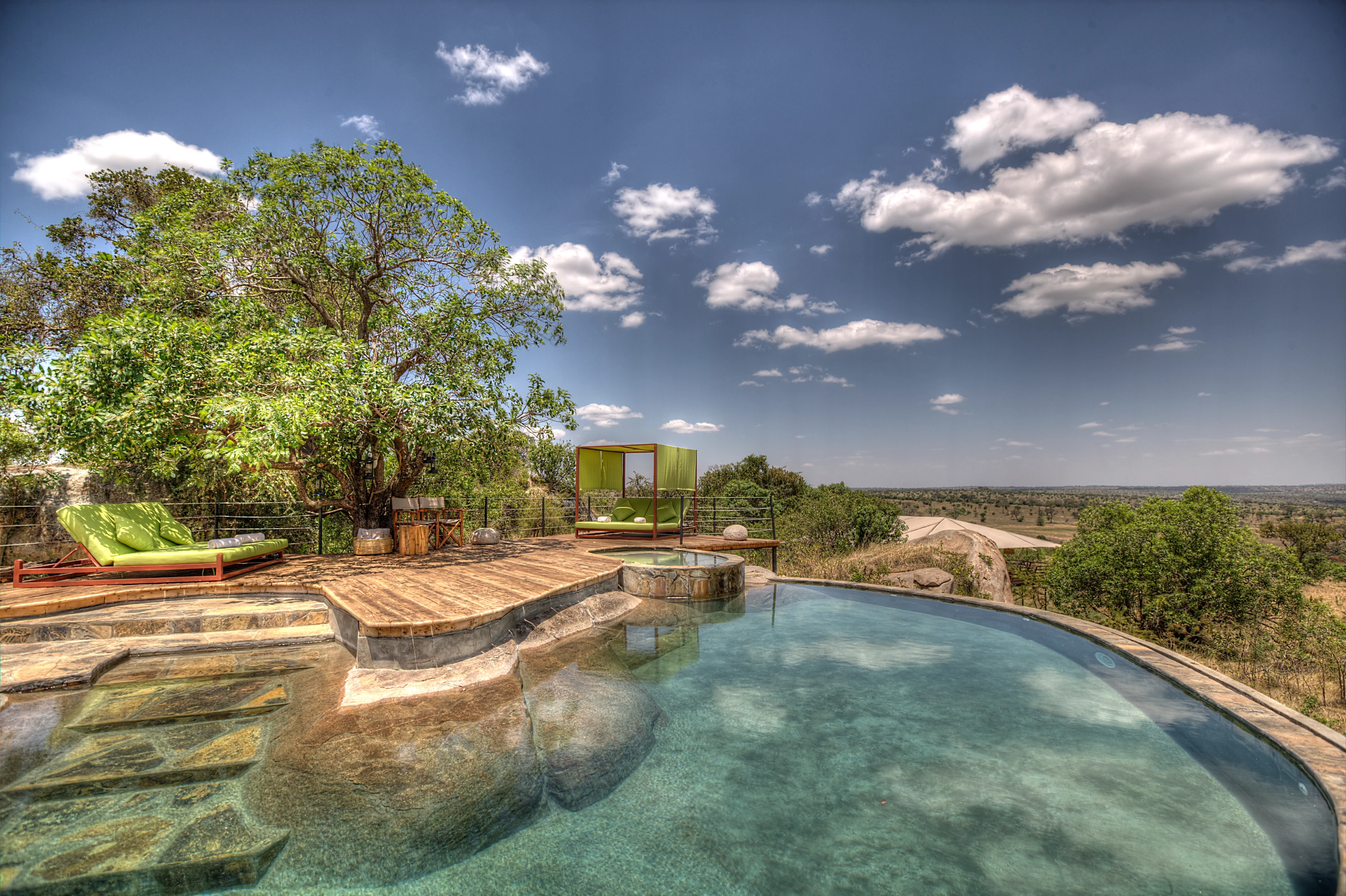 TZ - Serengeti Bushtops - pool-1.webp