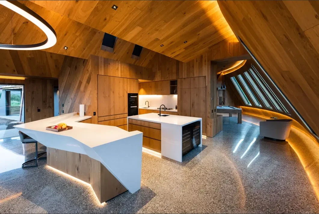 NZ-Mt-Isthmus-lounge3.webp