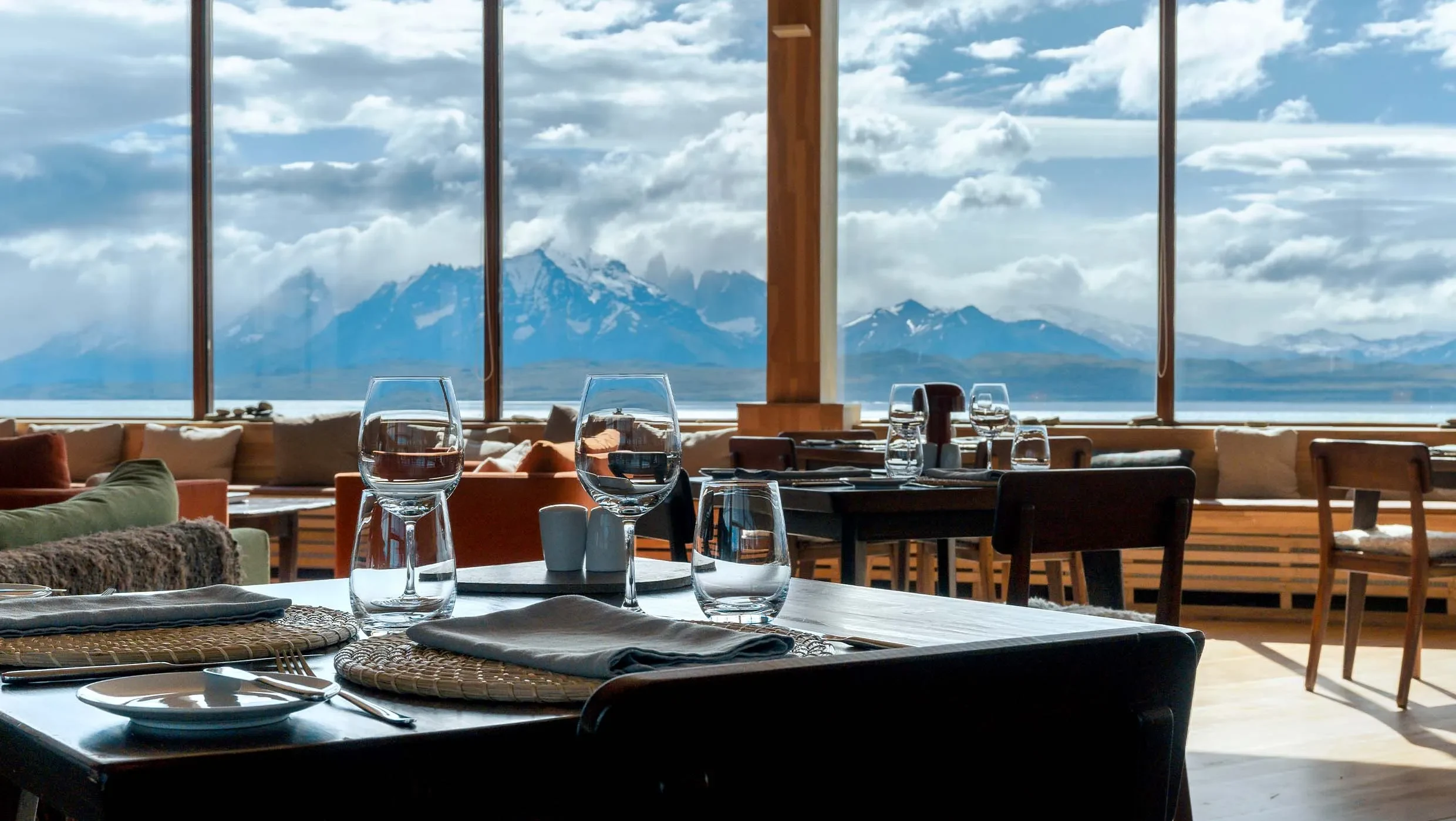 CL - Accommodatie - Tierra Patagonia - Restaurant2.webp