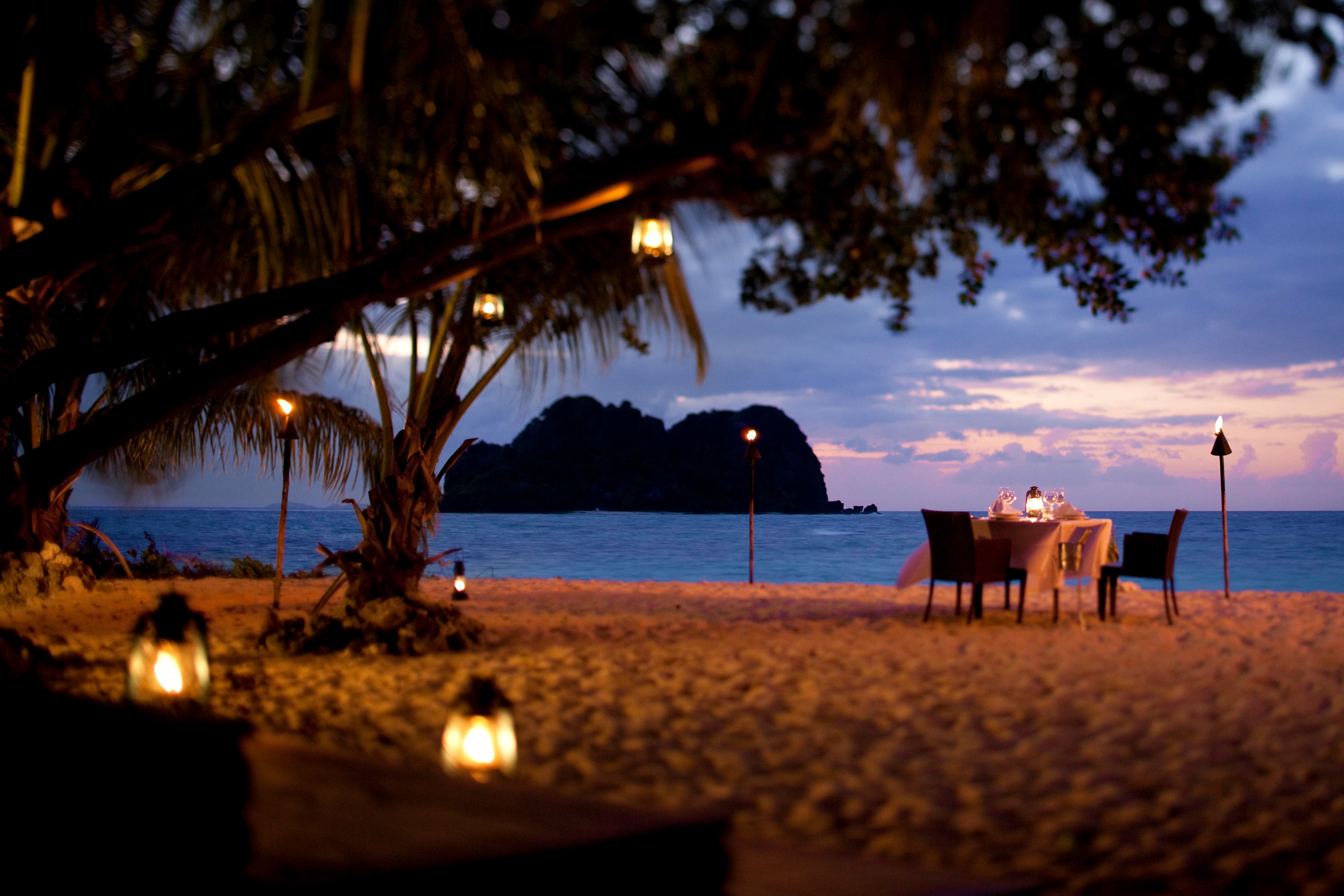 FJ - Vomo Island Resort - Private Dinner.jpg