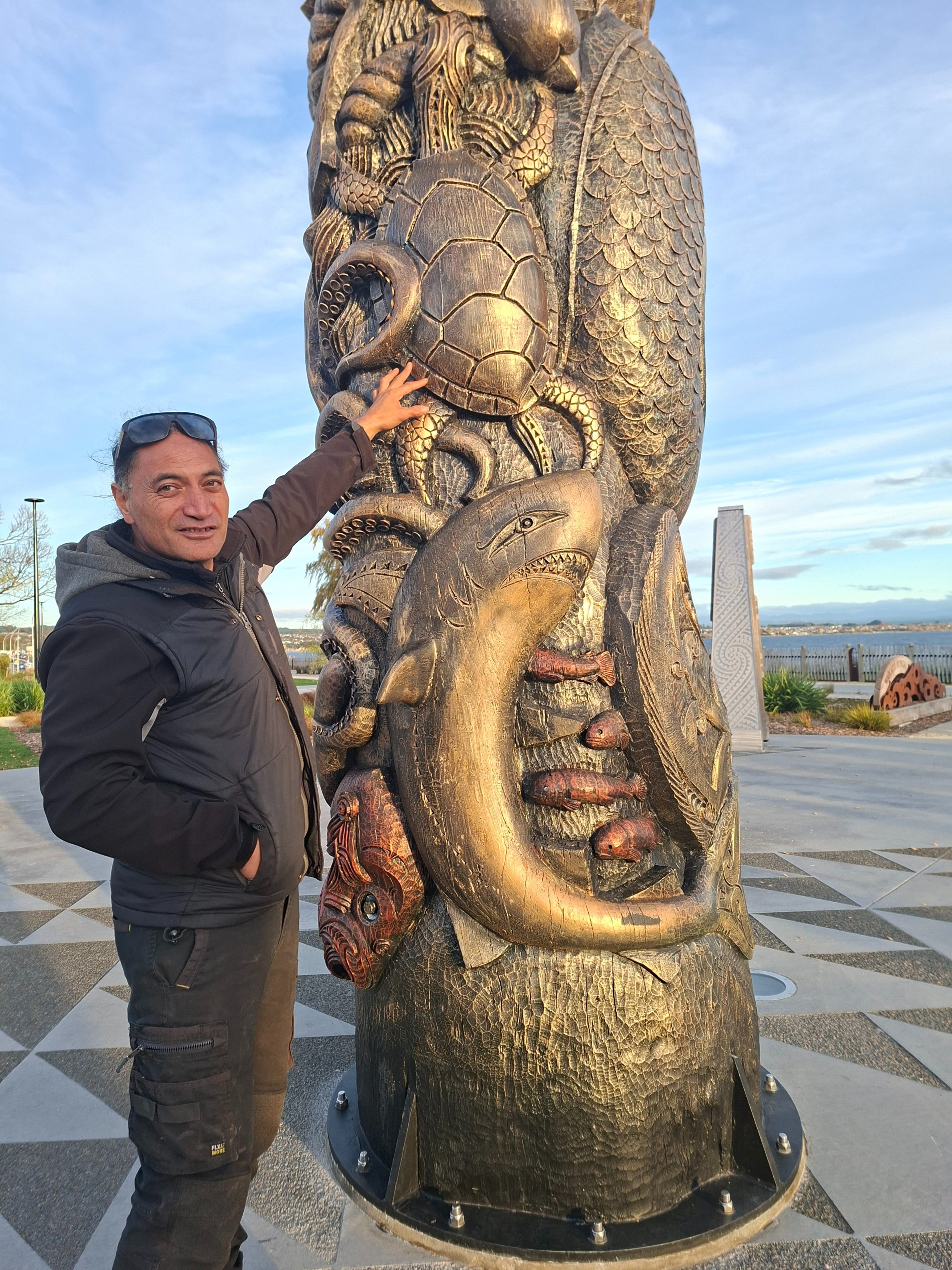 NZ - Famil 2025 - Maori master carving.jpg