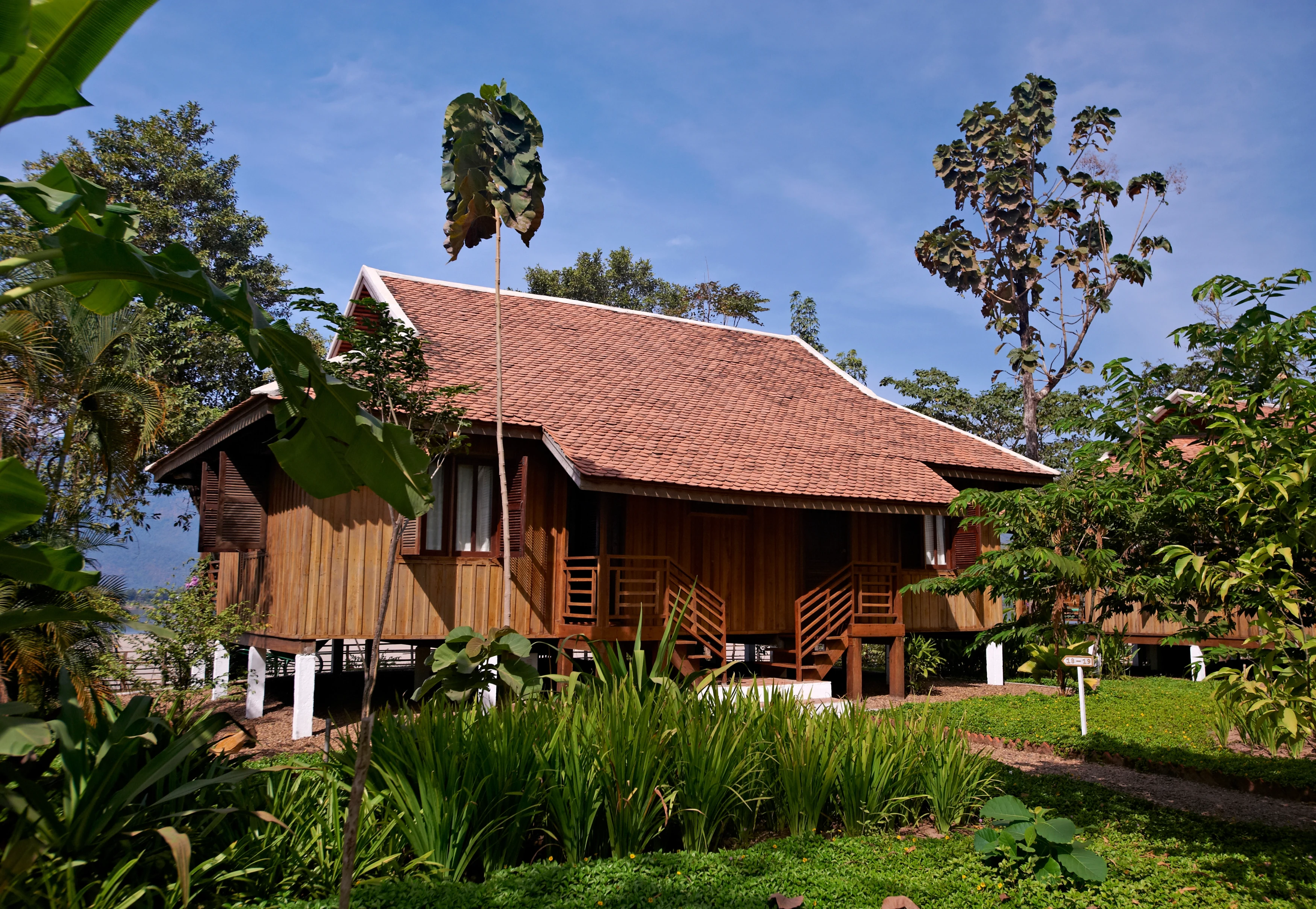 LA - La Folie Lodge - Lodge Exterior (2).webp