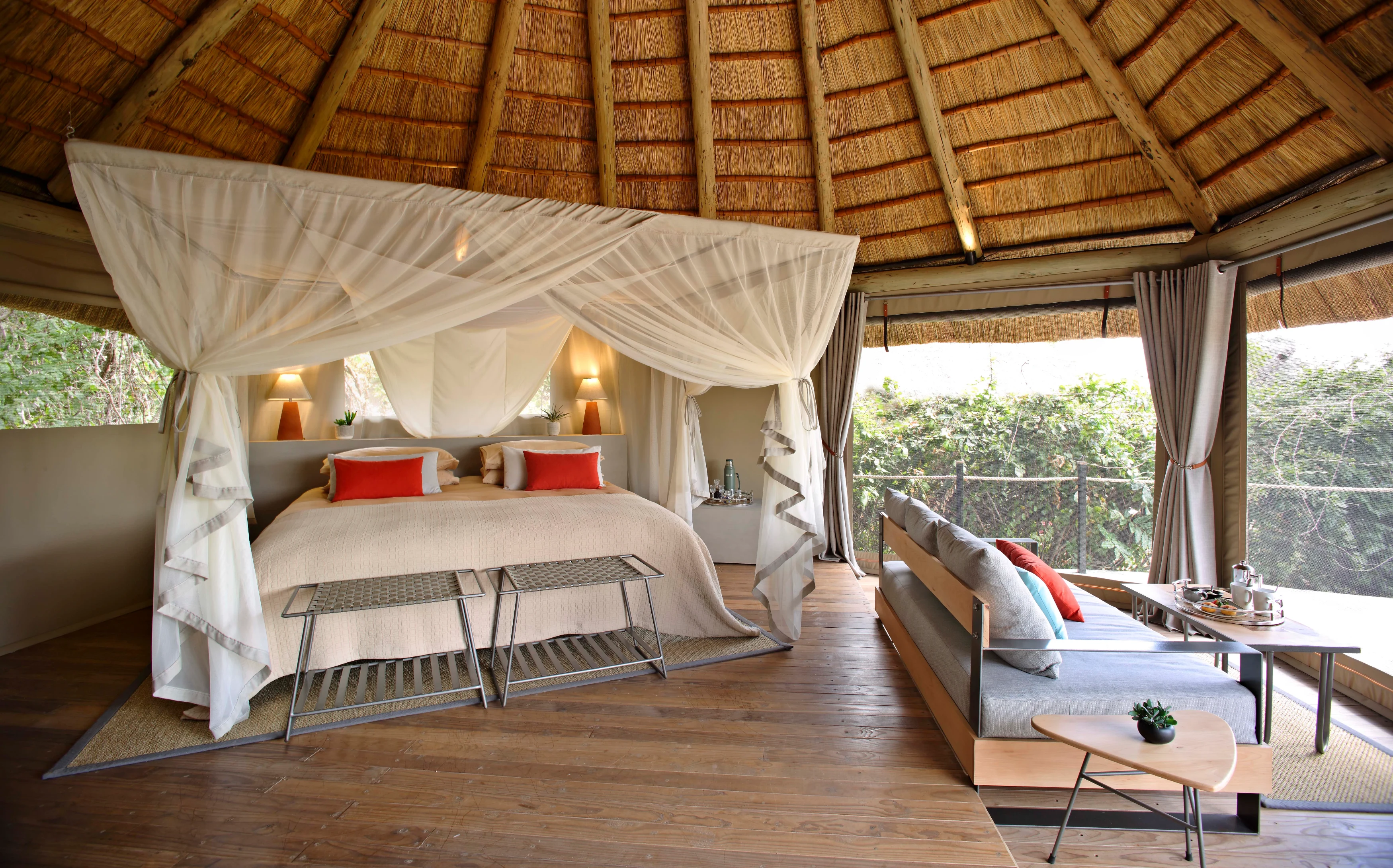 ZM-Lion Camp-luxury suite.webp