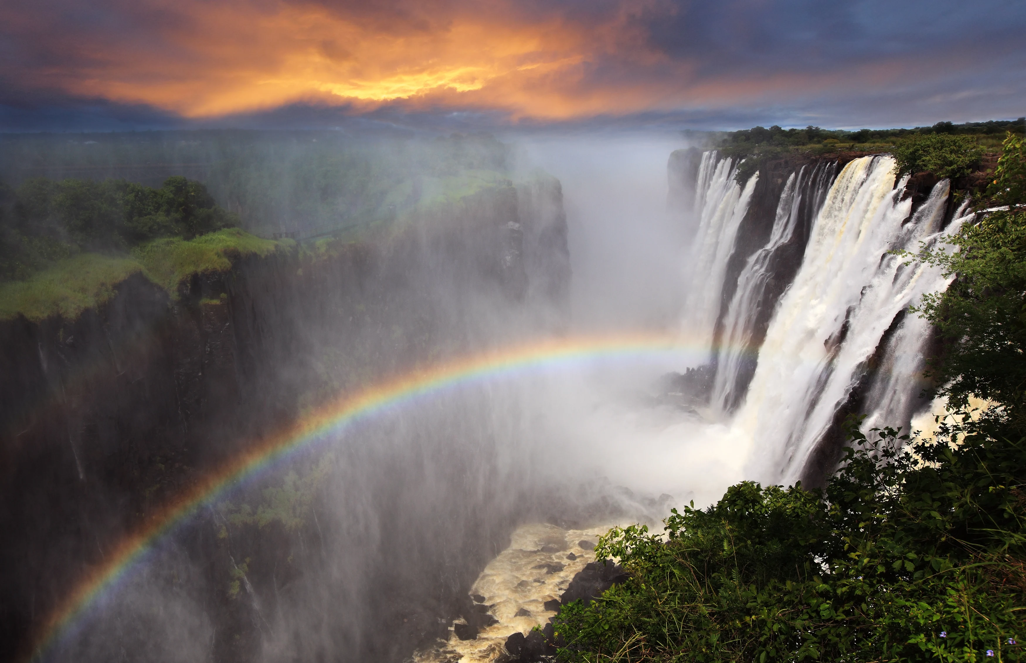 ZM-Victoria-Falls-tour-full-day-regenboog.webp