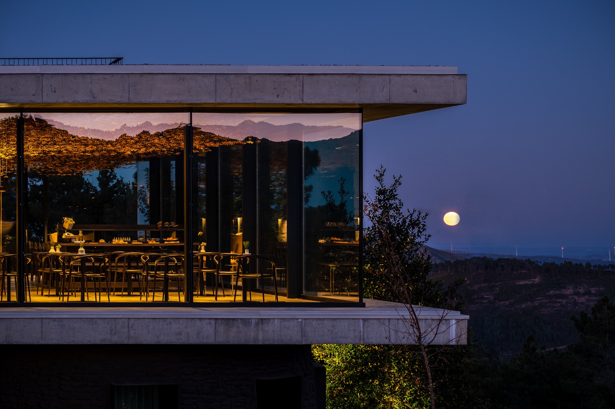 PT - Casa de Sao Lourenco - Restaurant Outside (4).jpg