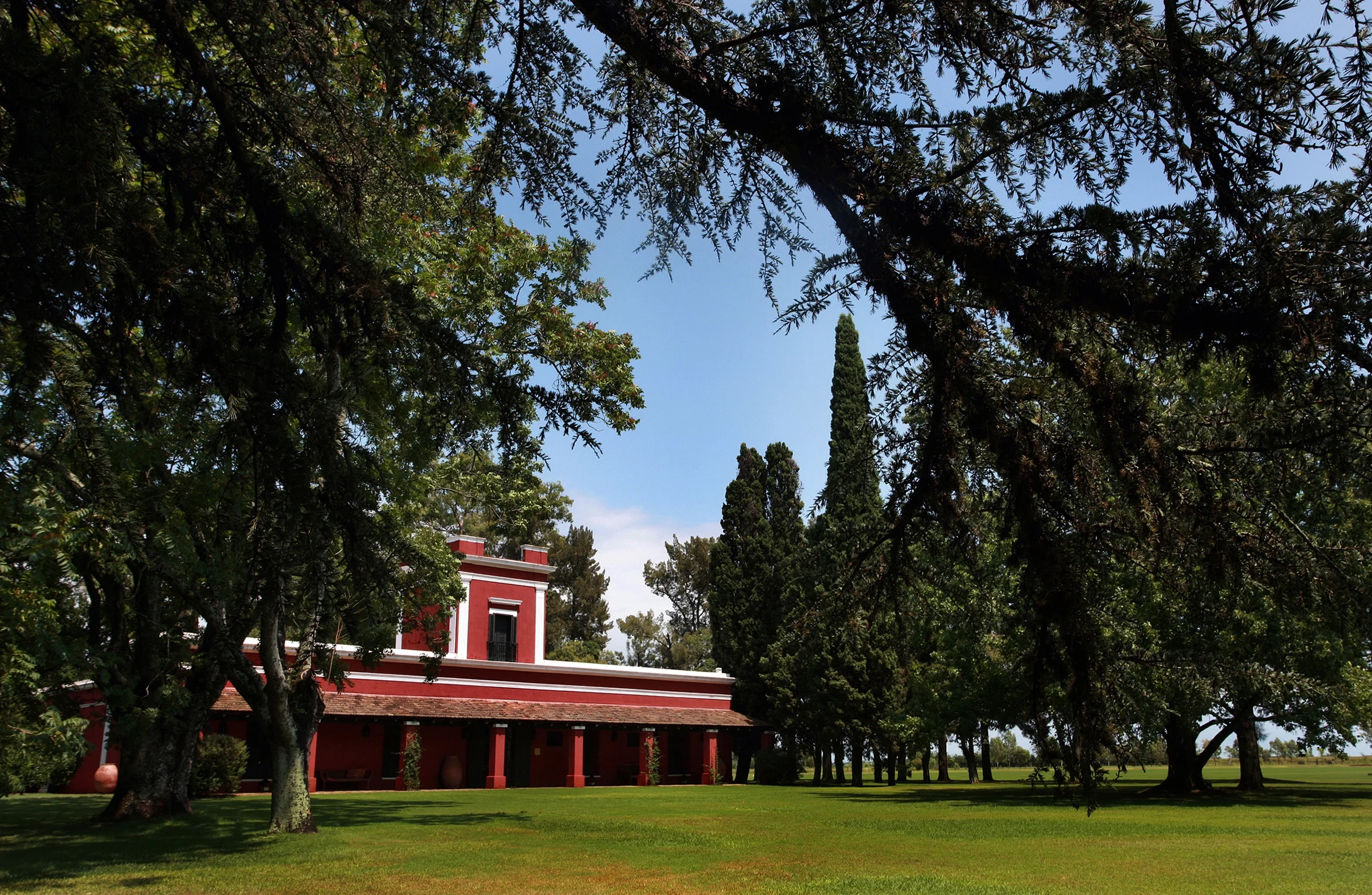 AR-La Bamba de Areco-Park-View-Main-House- voorkant.webp