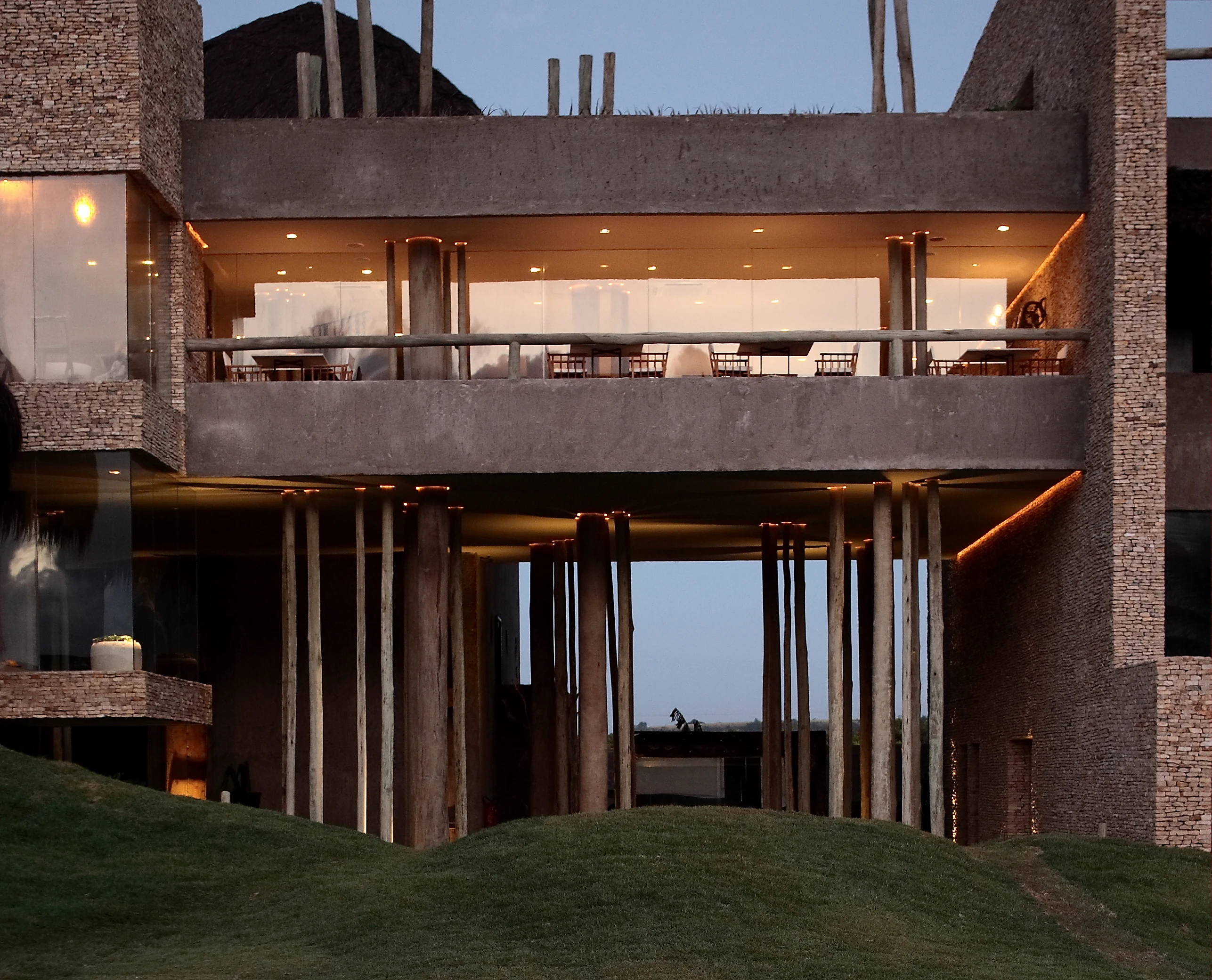 BR - Kenoa Exclusive Beach Resort - Rogerio Maranhao Bar exterior.webp