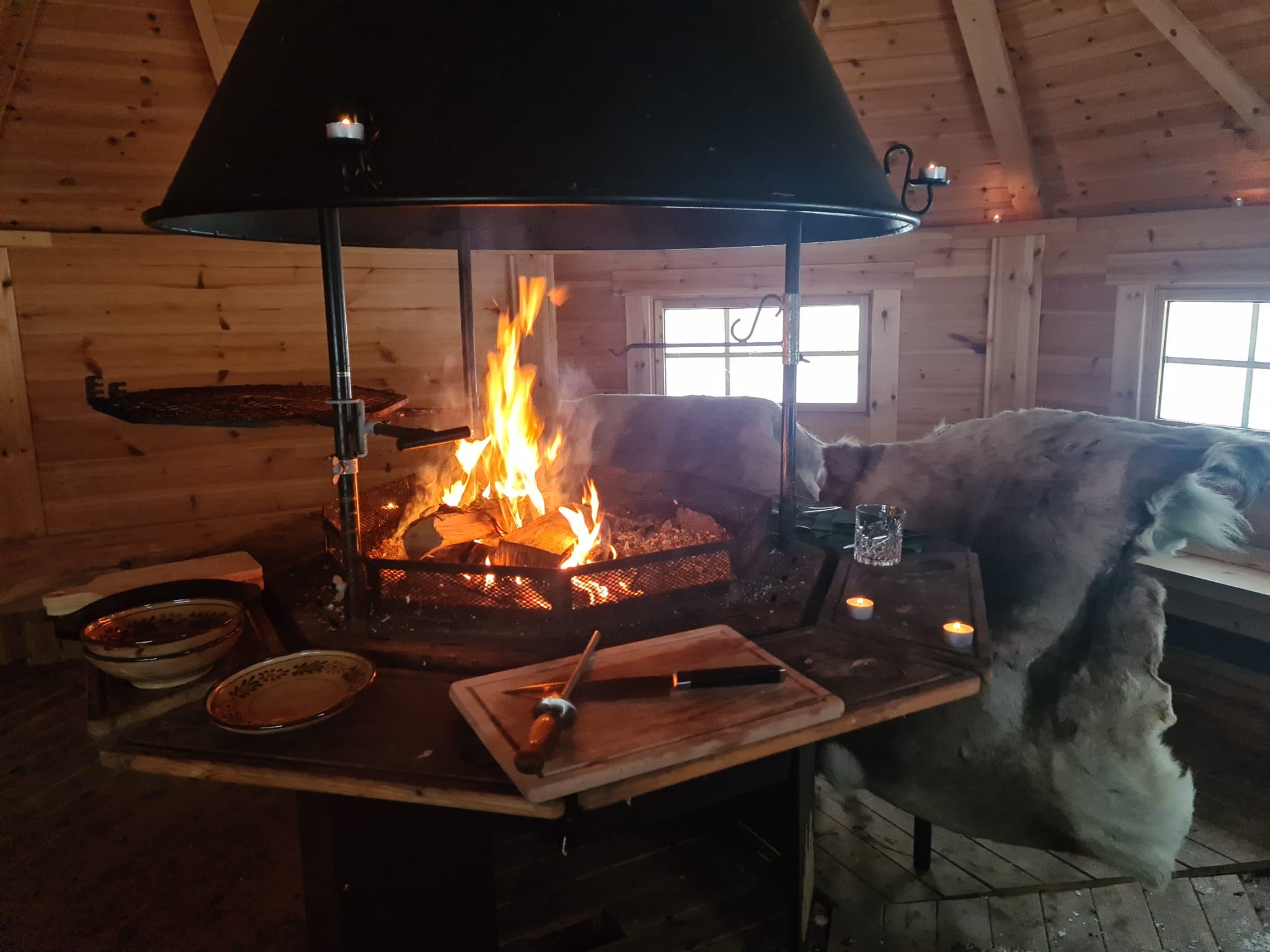 SE - Accommodatie - Aurora Safari Camp - Wilderness dinner indoor.jpg