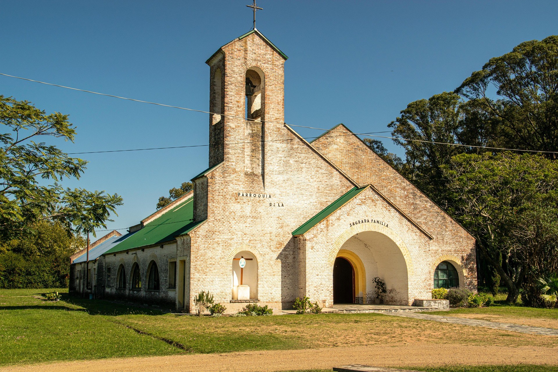 UY - Algemeen - Church.jpg