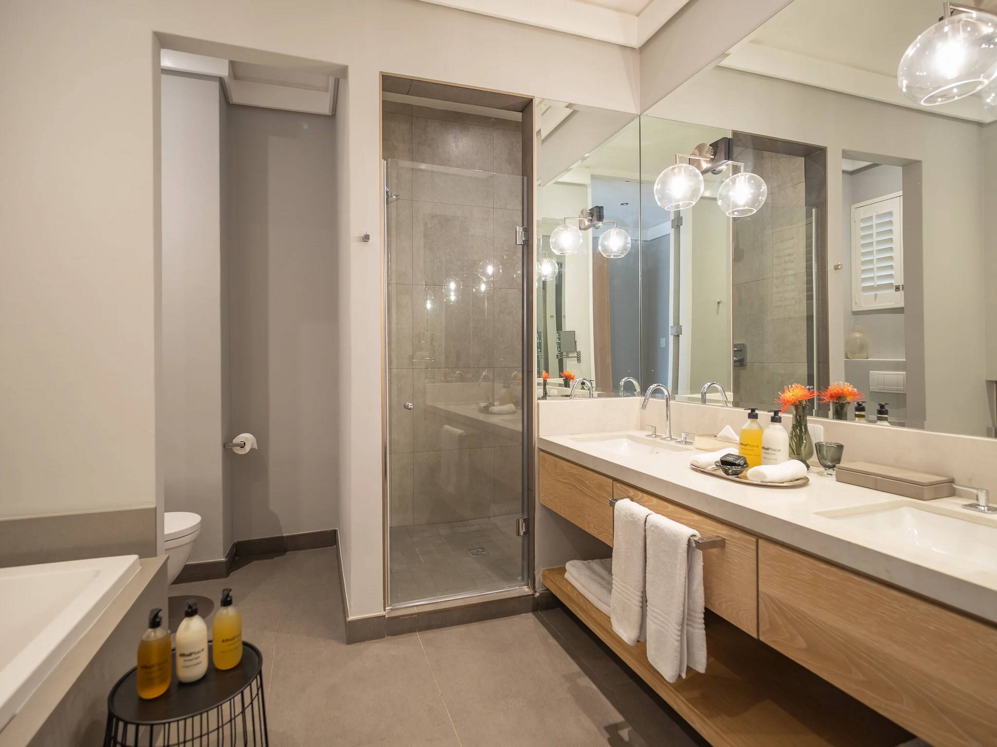 ZA - AtholPlace Hotel - bathroom Deluxe Room (2).webp