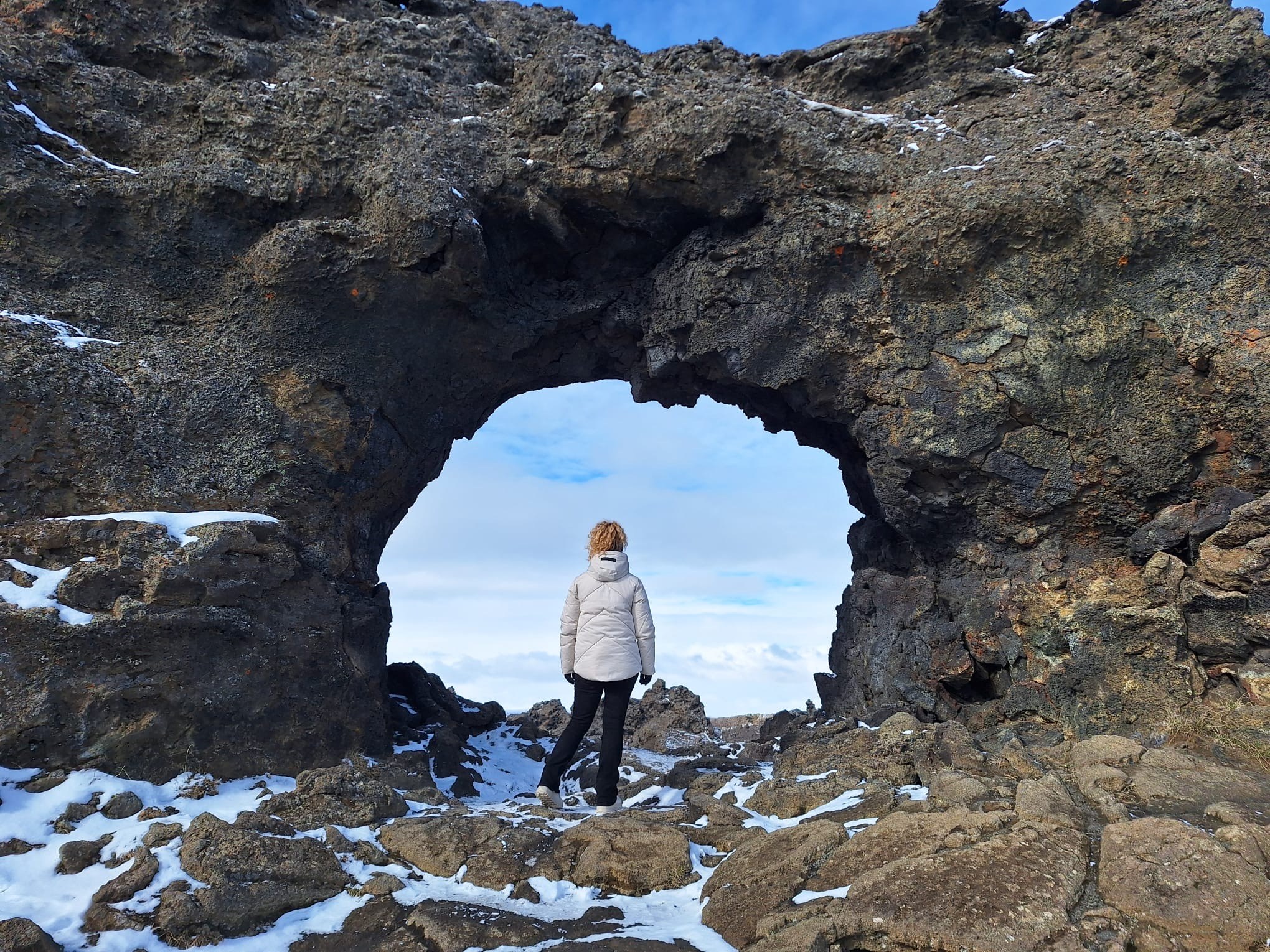 IS-studiereis ingrid en katrijn 2026-dimmuborgir-katrijn-achterkant.JPG
