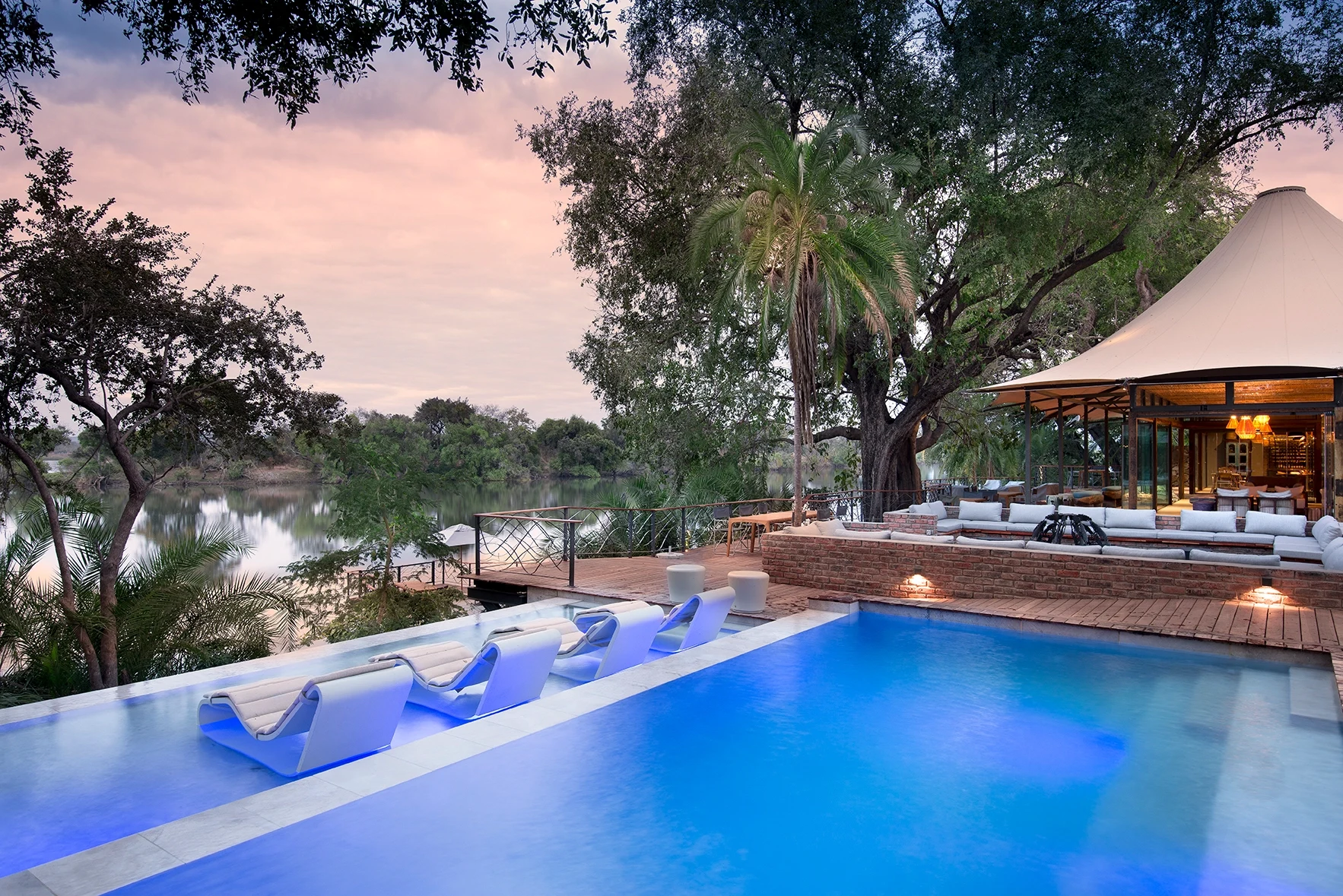 ZM - Thorntree River Lodge - Pool.webp