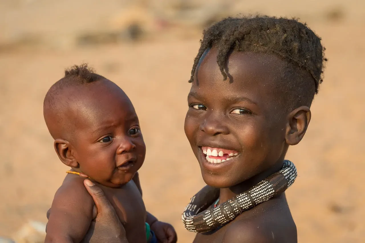 NA-Serra Cafema-Himba kids.webp