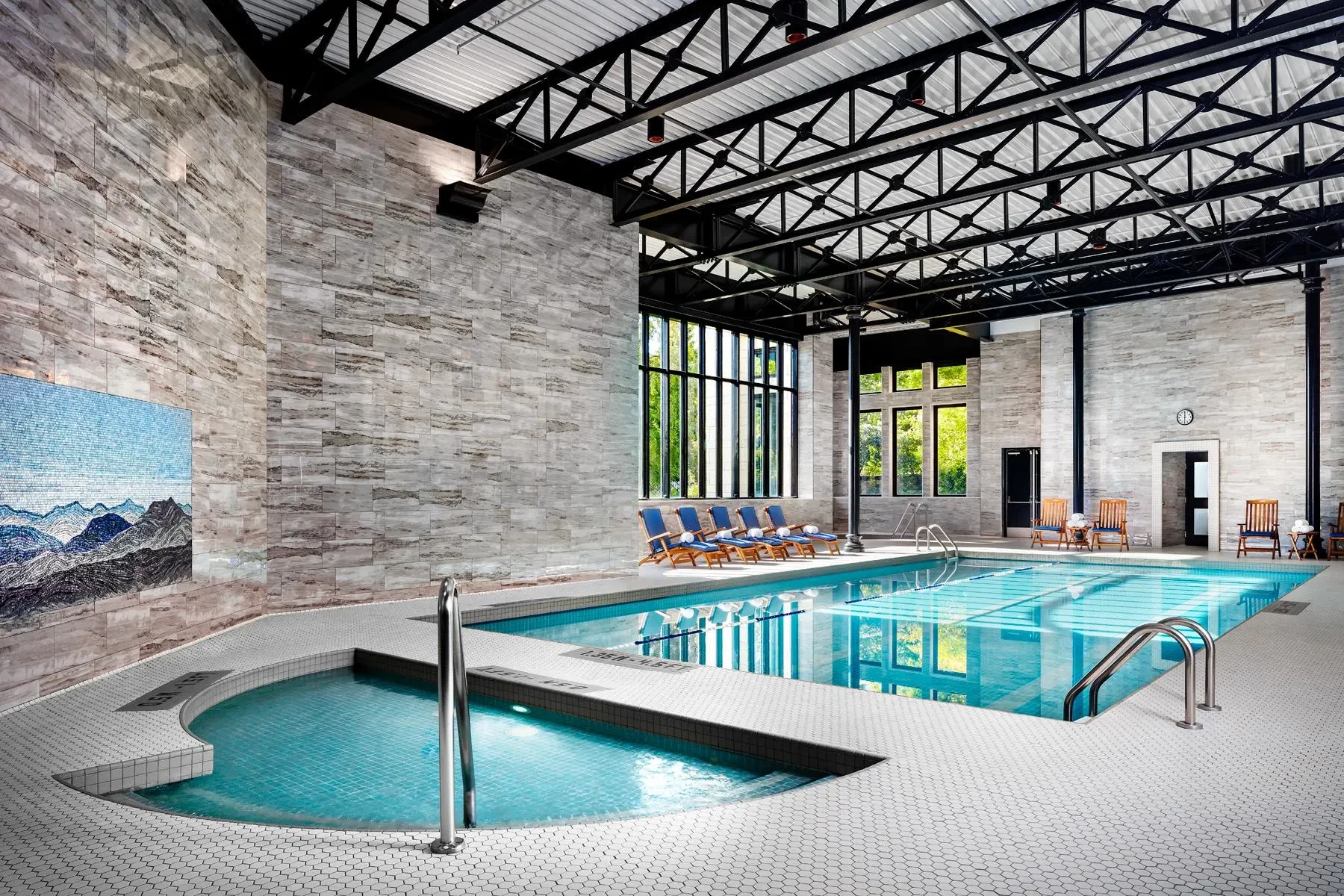 CA-Accommodatie-15162-Fairmont-Empress-hotel-pool.webp
