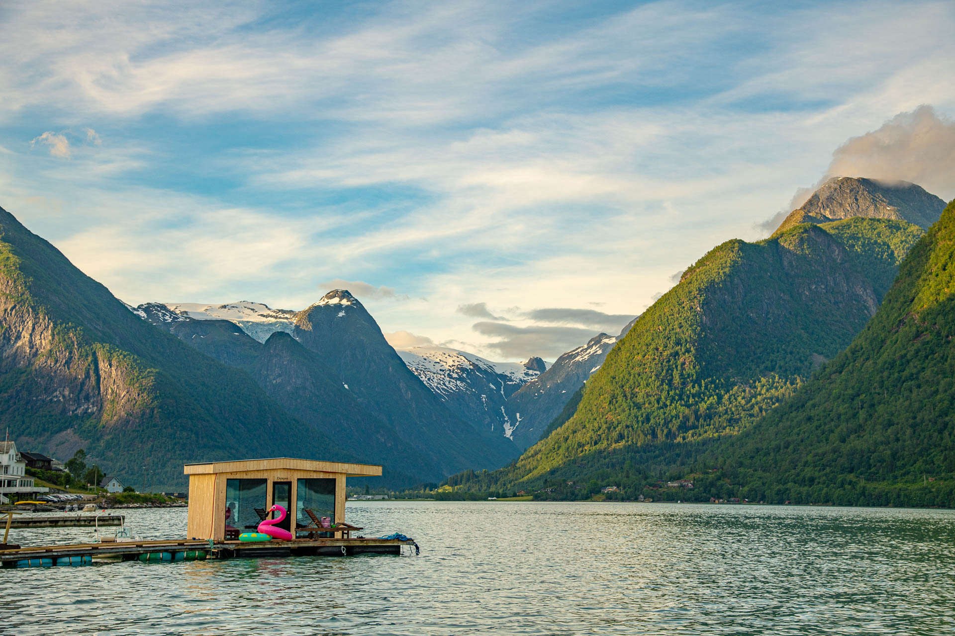 NO-Excursie-Fjaerland-Floating-sauna.jpg