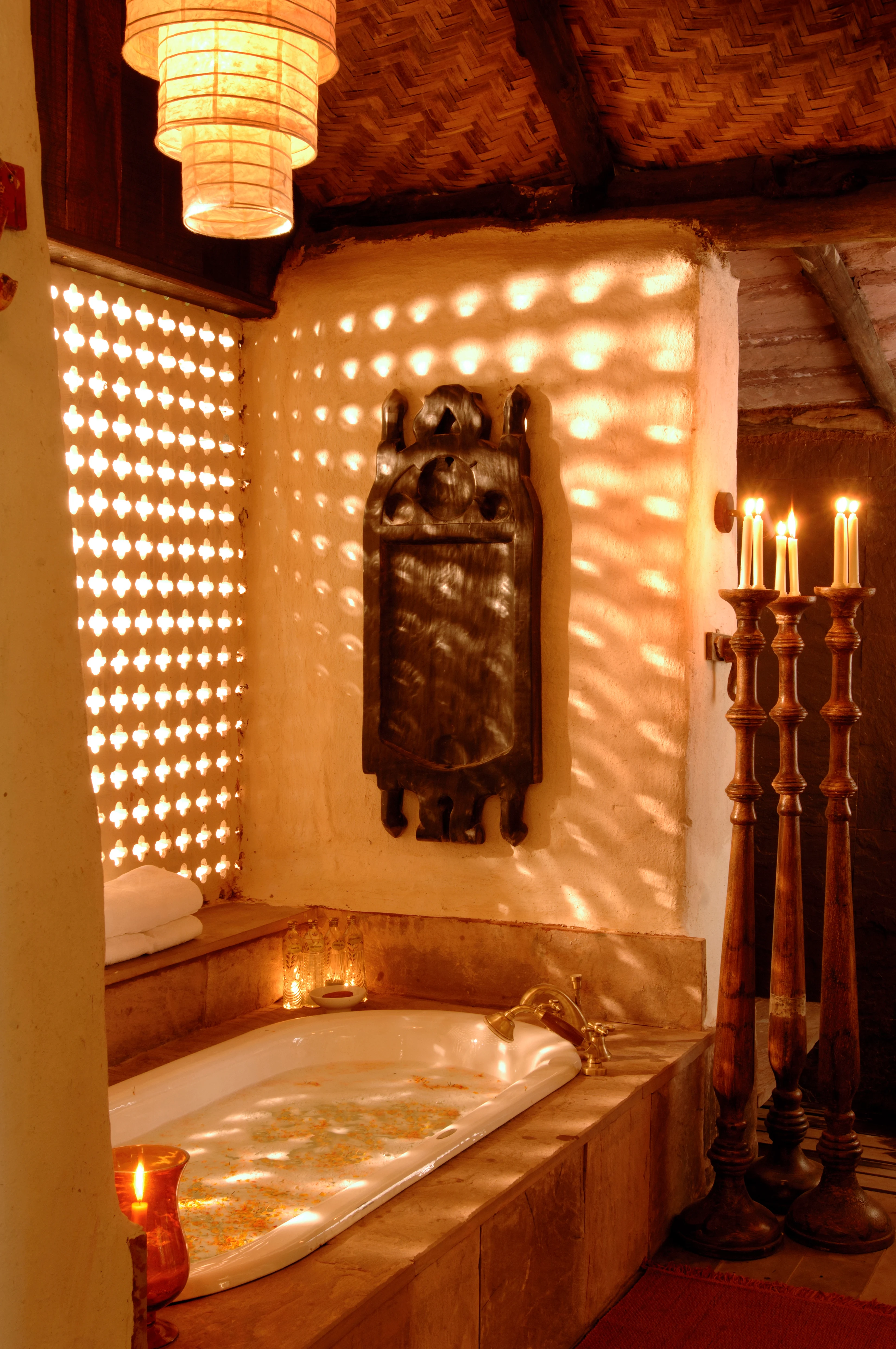 IN - Mahua Kothi Lodge - Mahua Kothi Suite Bath.webp
