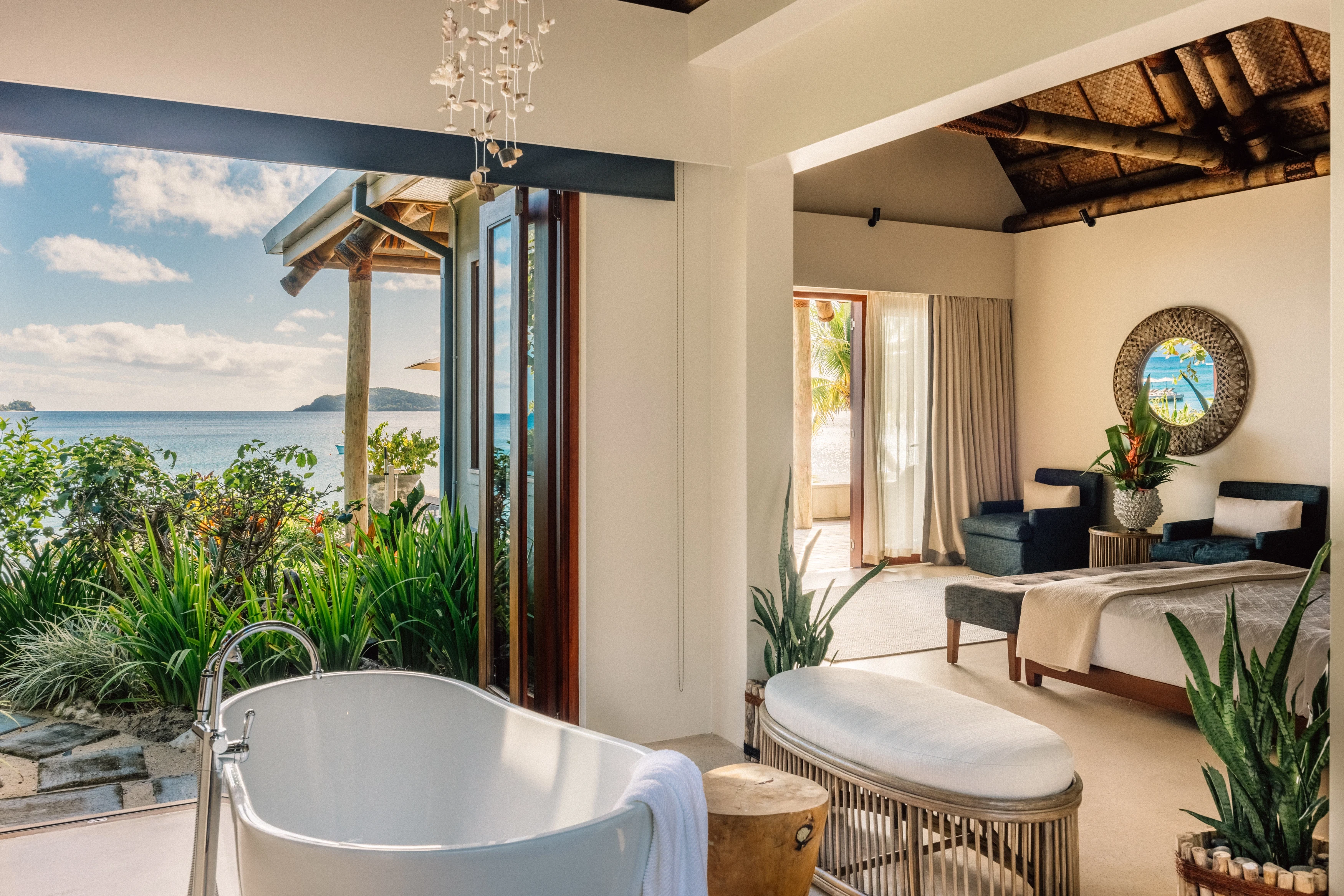 FJ - Accommodatie - Kokomo Private Island - Villa Interior Bath.webp