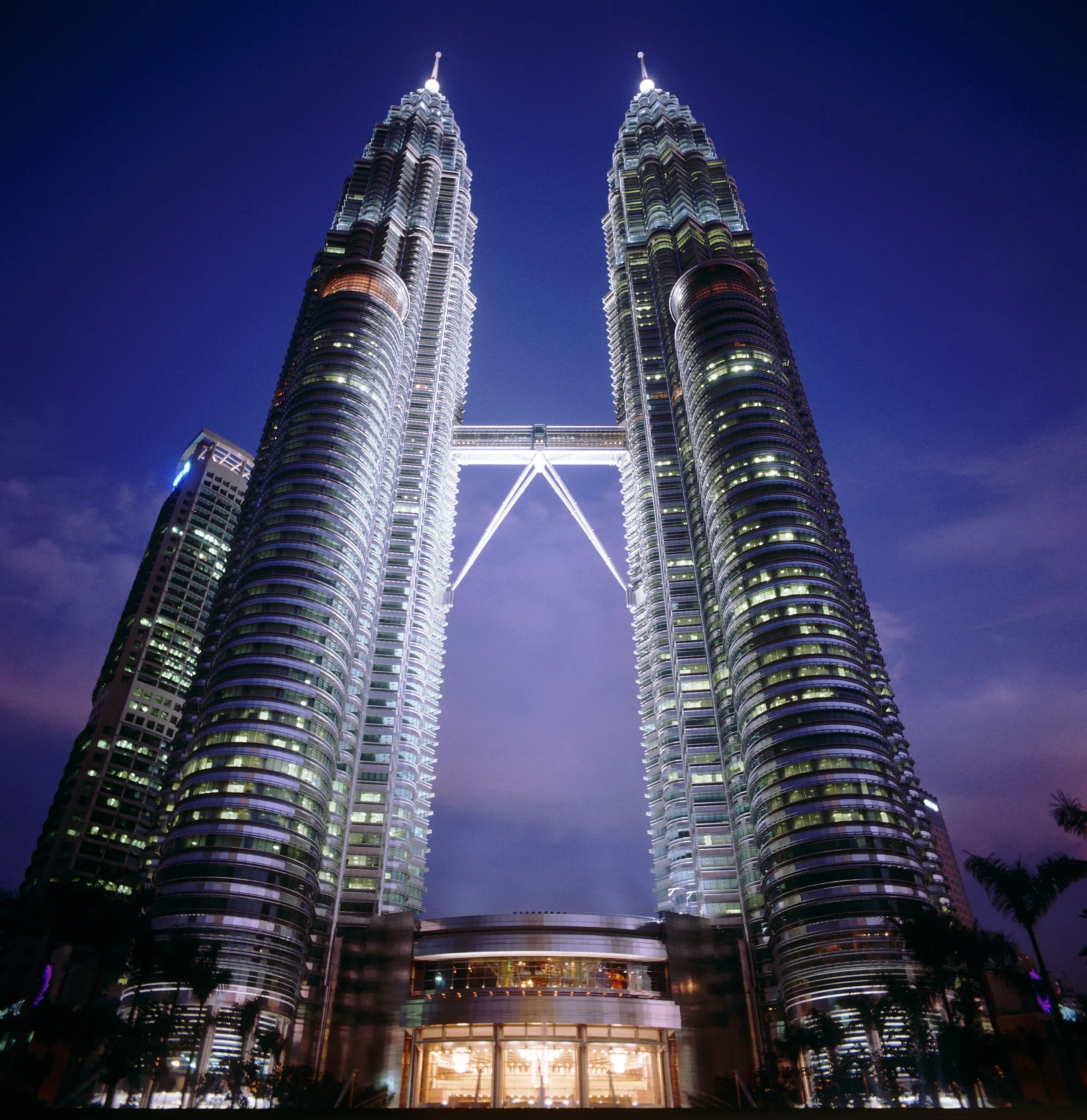 MY - Kuala Lumpur - KL Twin Towers at night.webp