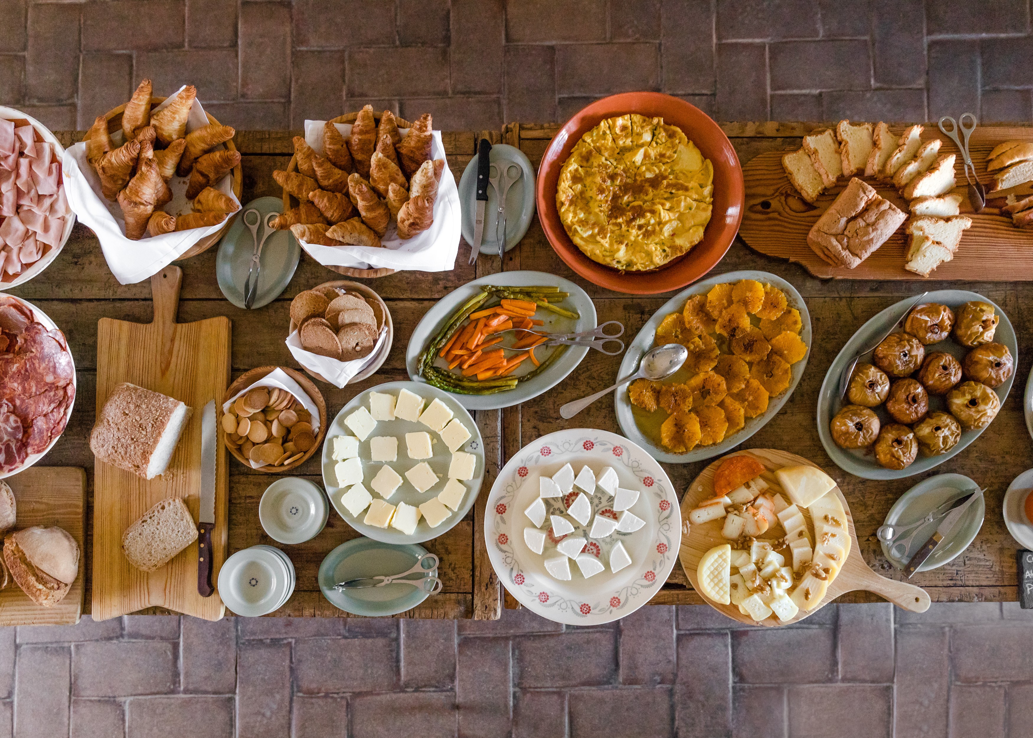 PT - Sao Laurenco de Barrocal - Breakfast_assorti.jpg