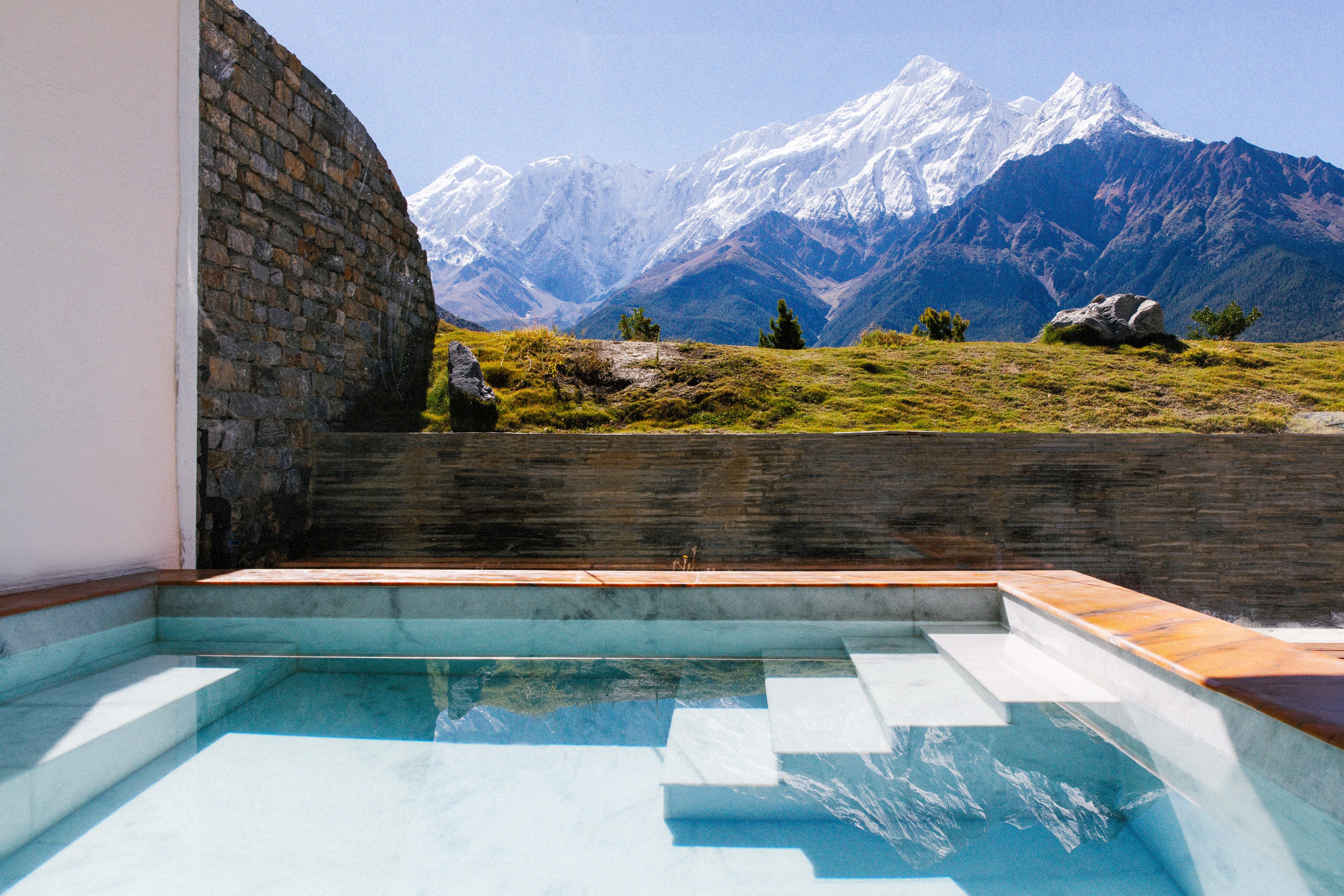 NP-Shinta Mani Mustang-pool.jpg