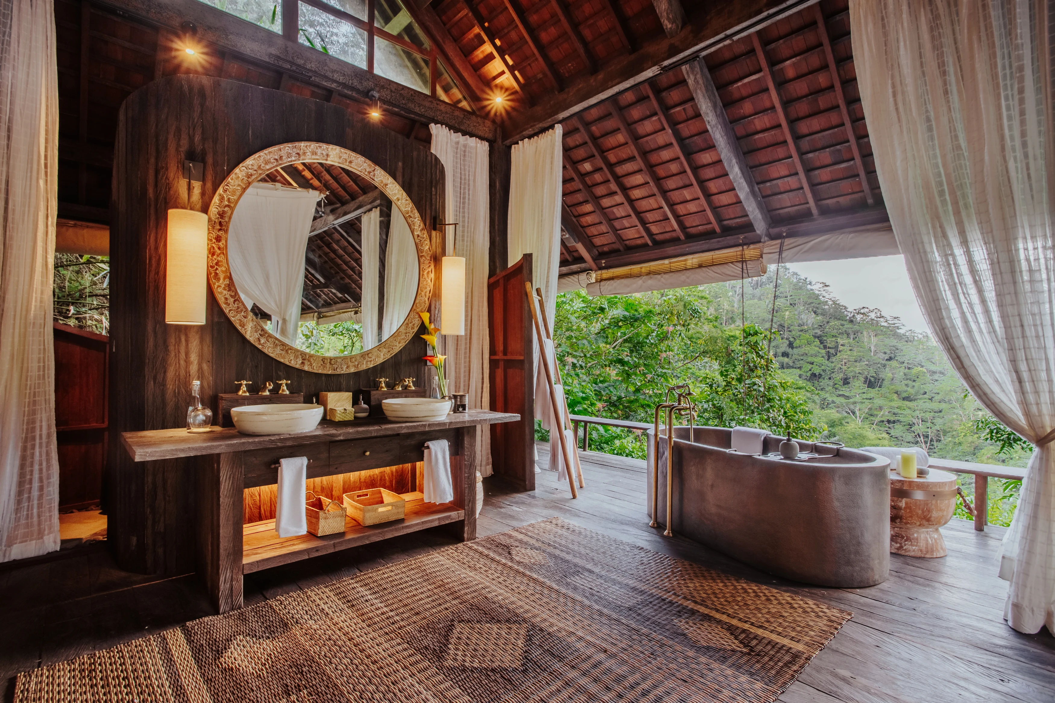 ID-Banyan-Tree- Buahan- Bathroom Area.webp