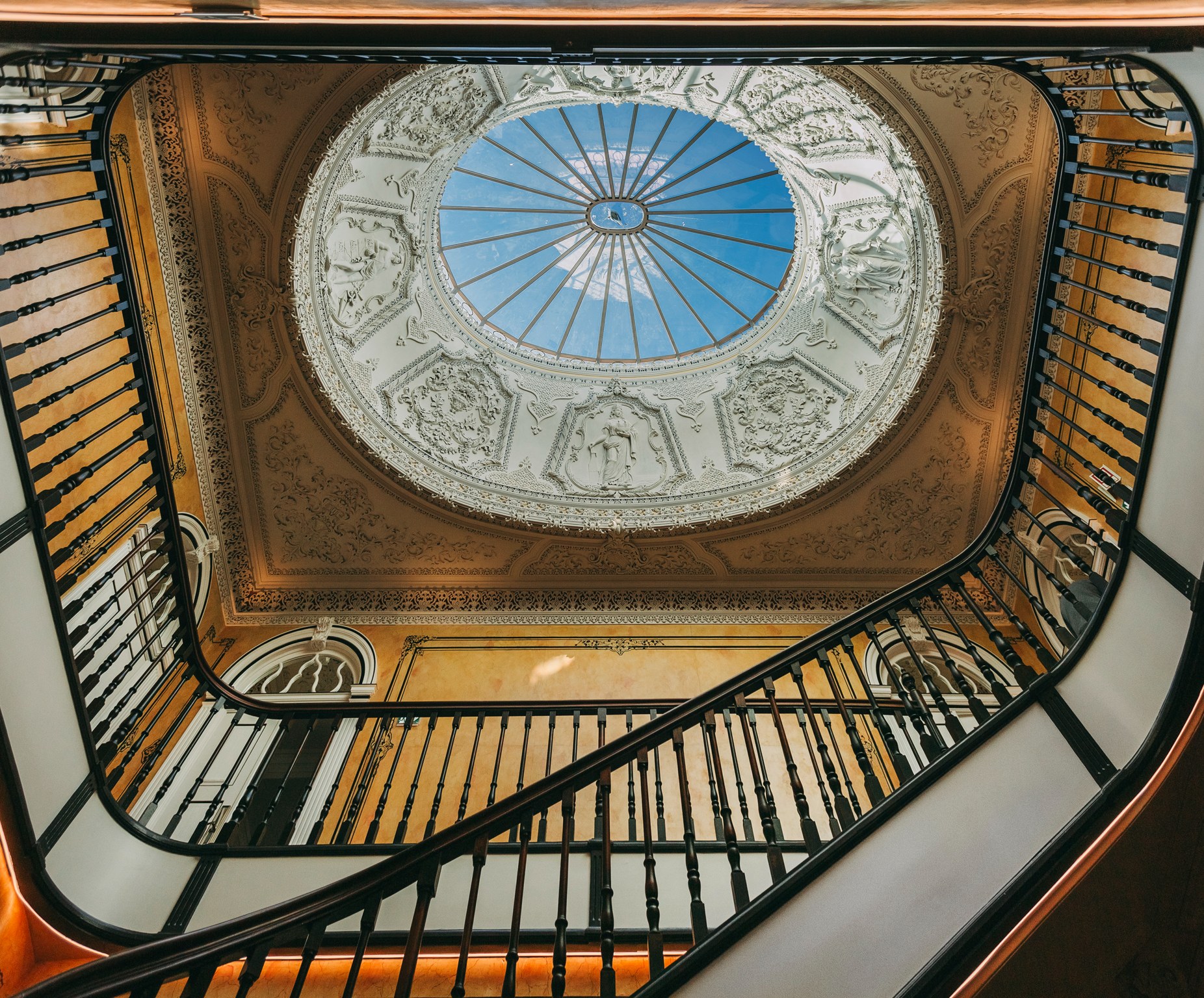 PT - Torel Palace Porto - Staircase.jpg