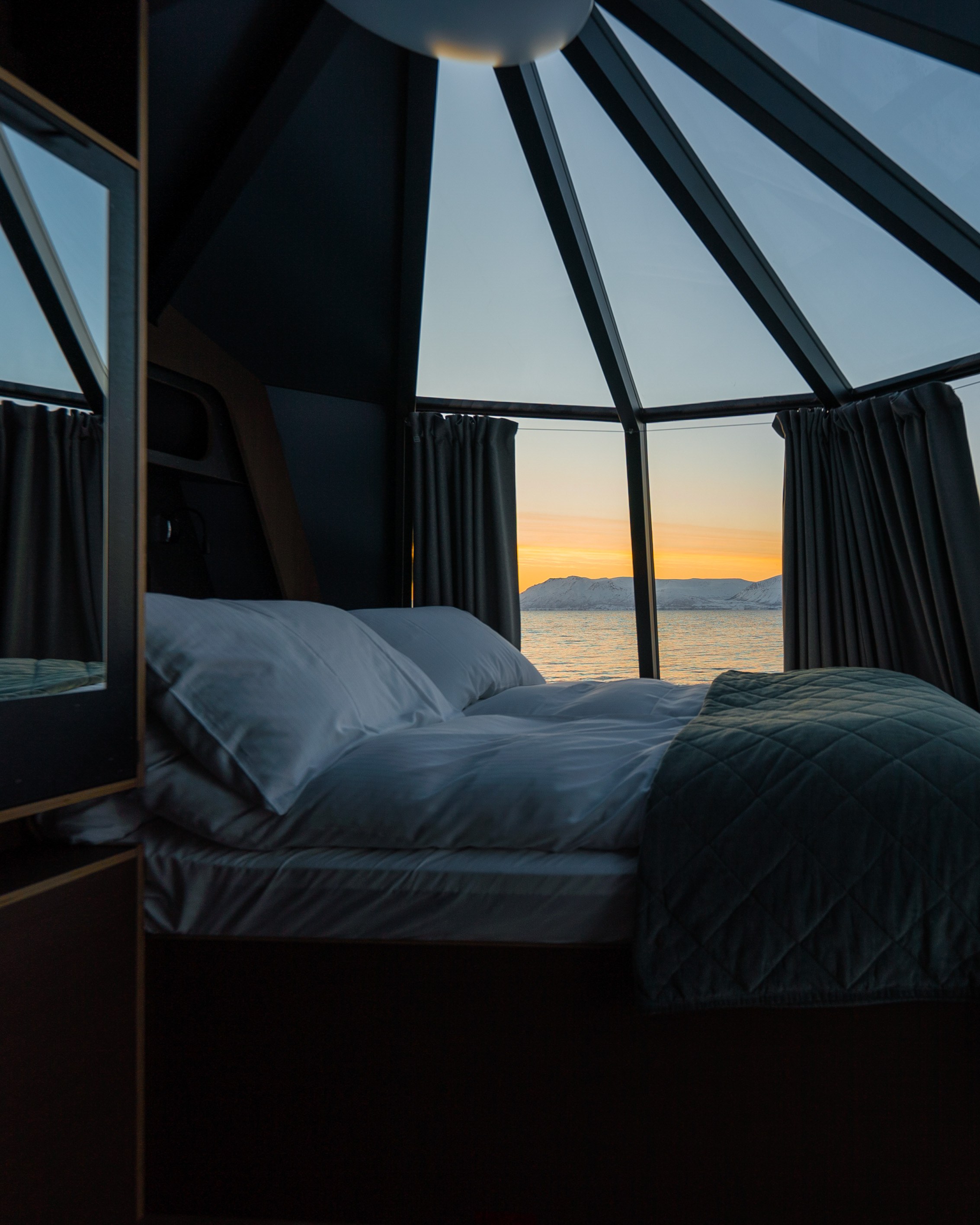 NO-Lyngen Exprience-Aurora Hut (2).jpg