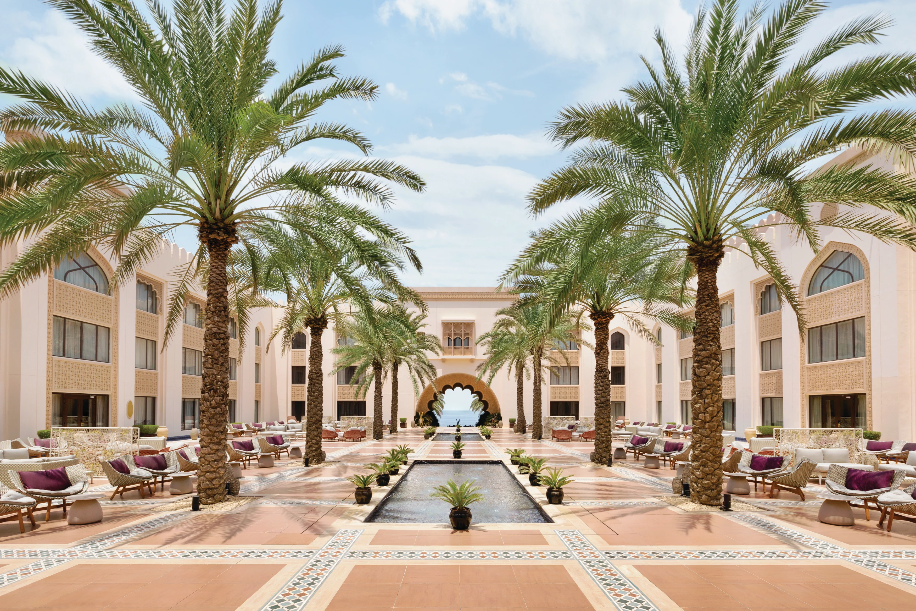 OM - Shangri-La Al Husn Resort & Spa - Courtyard 3.webp