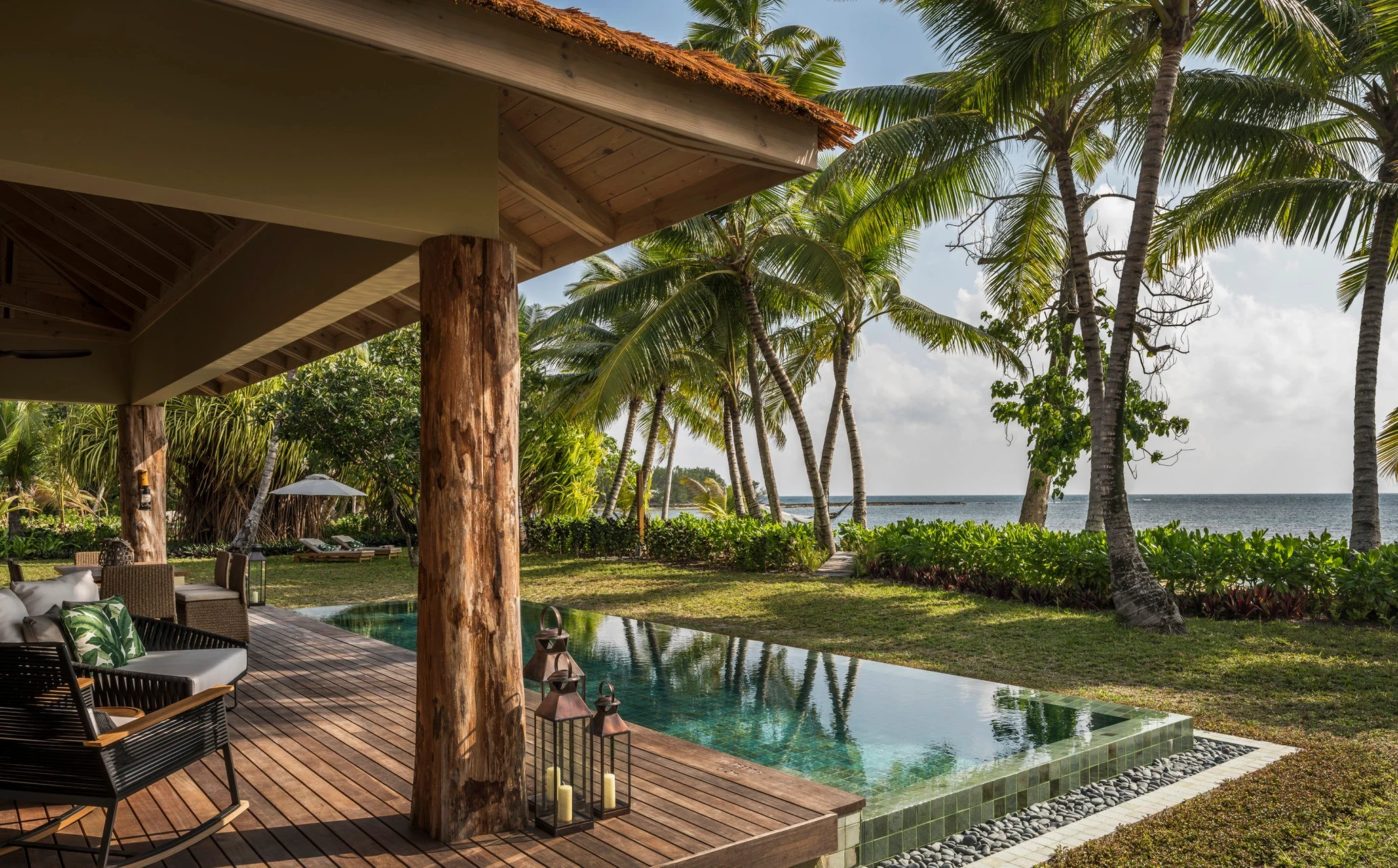 SC - Four Seasons Desroches - Pool-1.webp