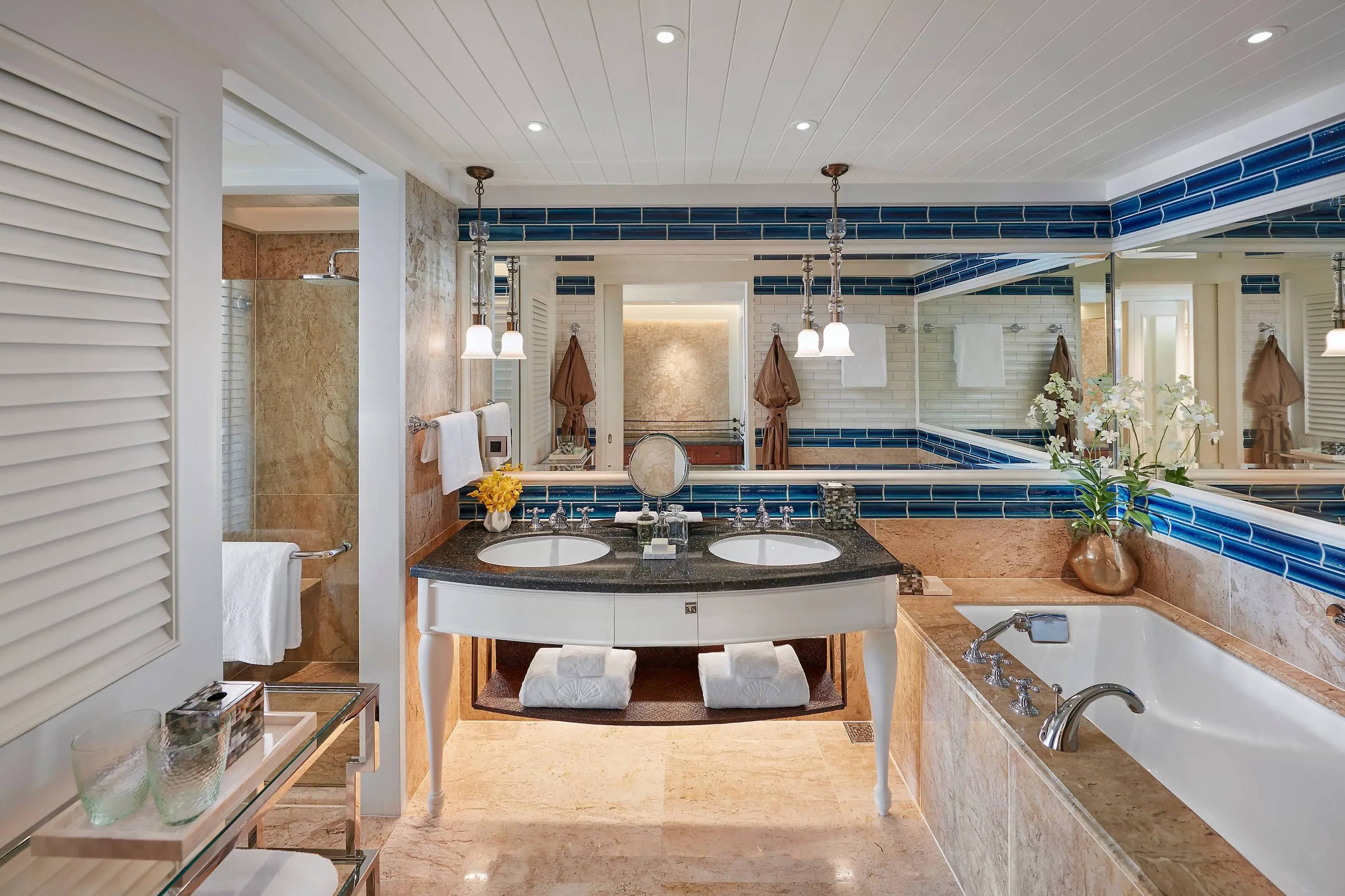 TH - Mandarin Oriental Bangkok - Deluxe Premier Room Bathroom.webp