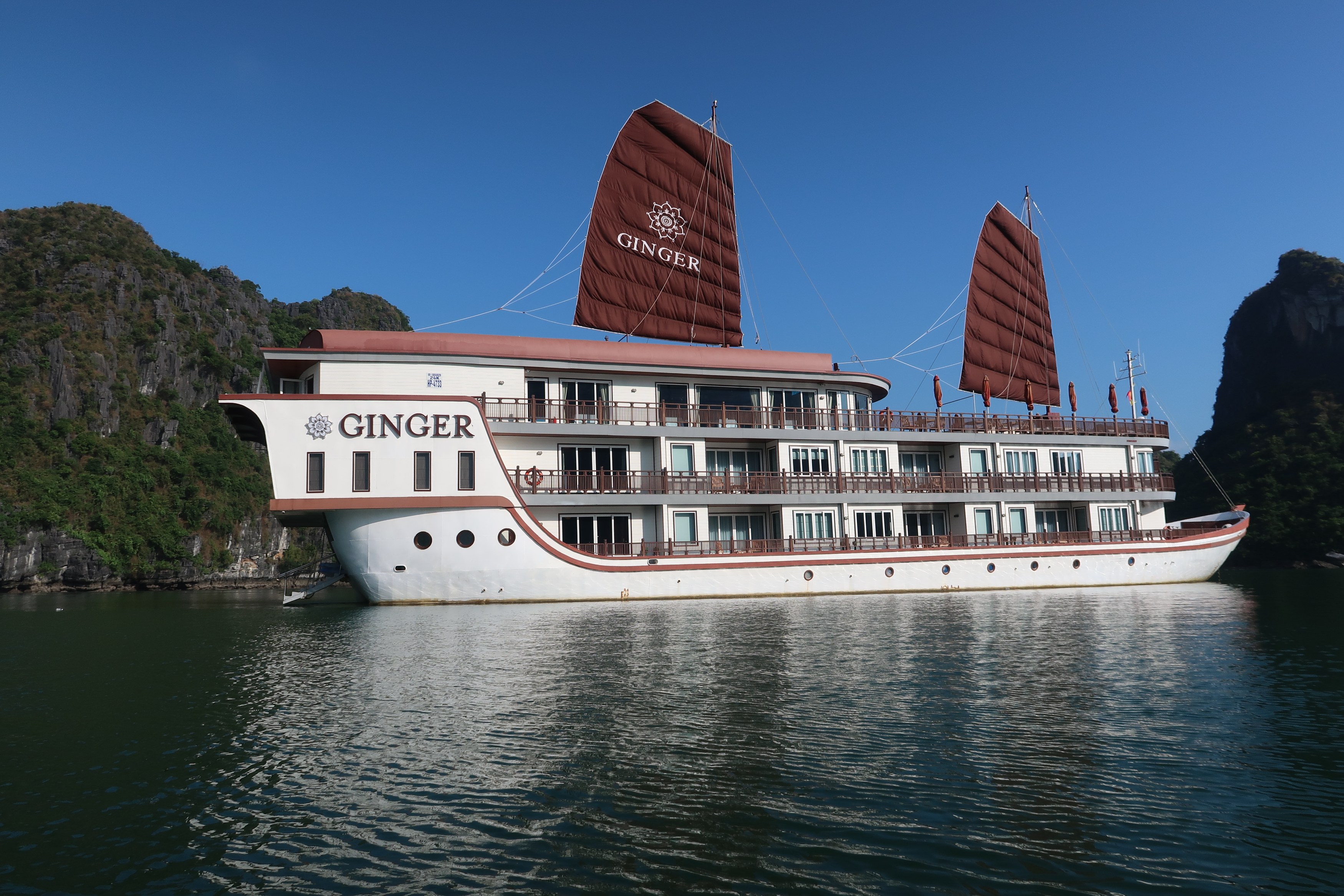 VN - Ginger Cruise - Exterior.JPG