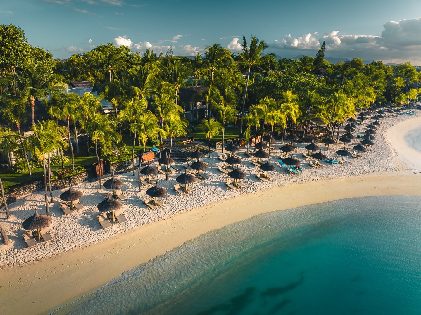 MU-Beachcomber-royal-palm-strand.jpg
