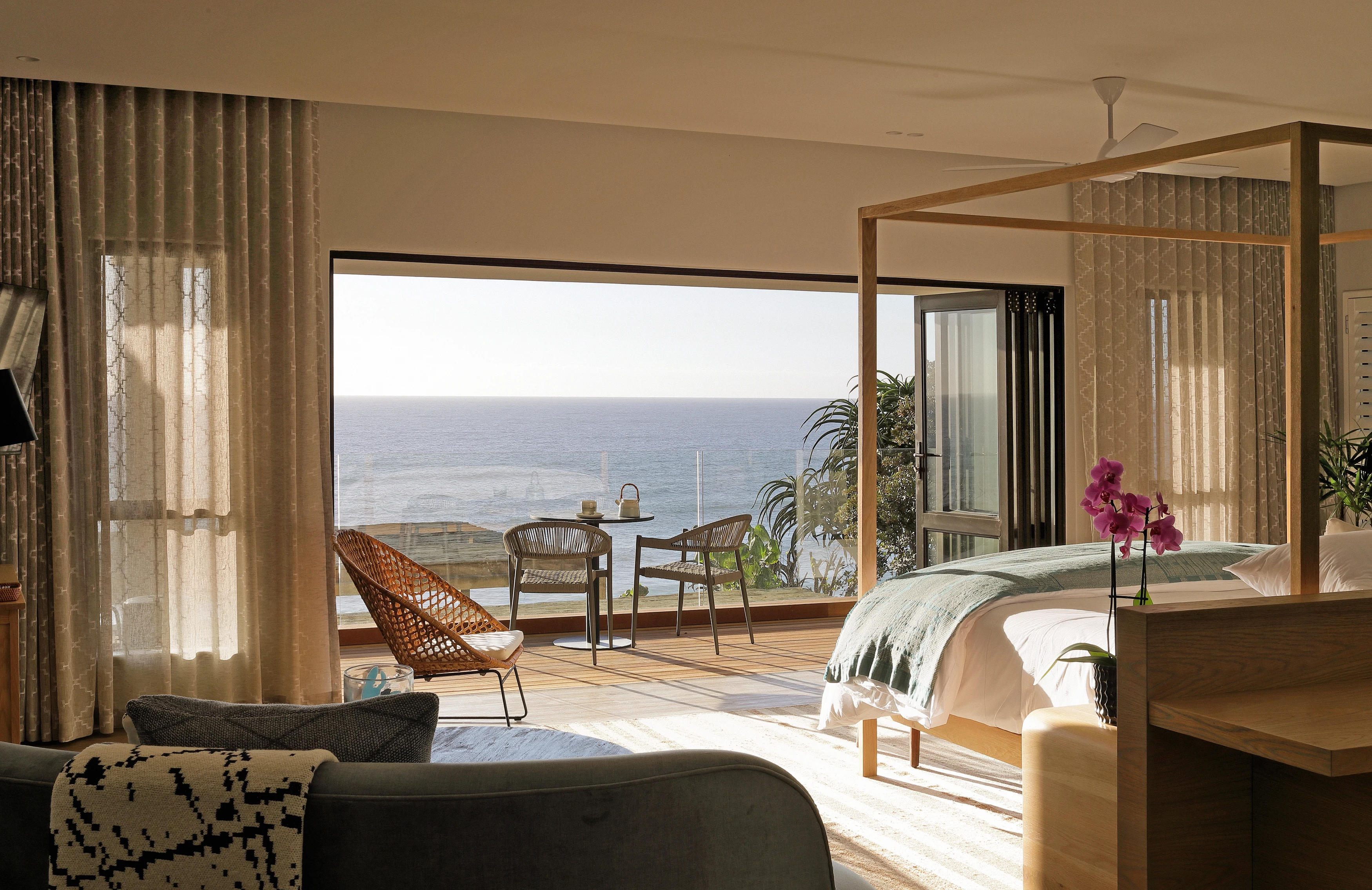ZA-Accommodatie-Sala-ocean suite bedroom.webp