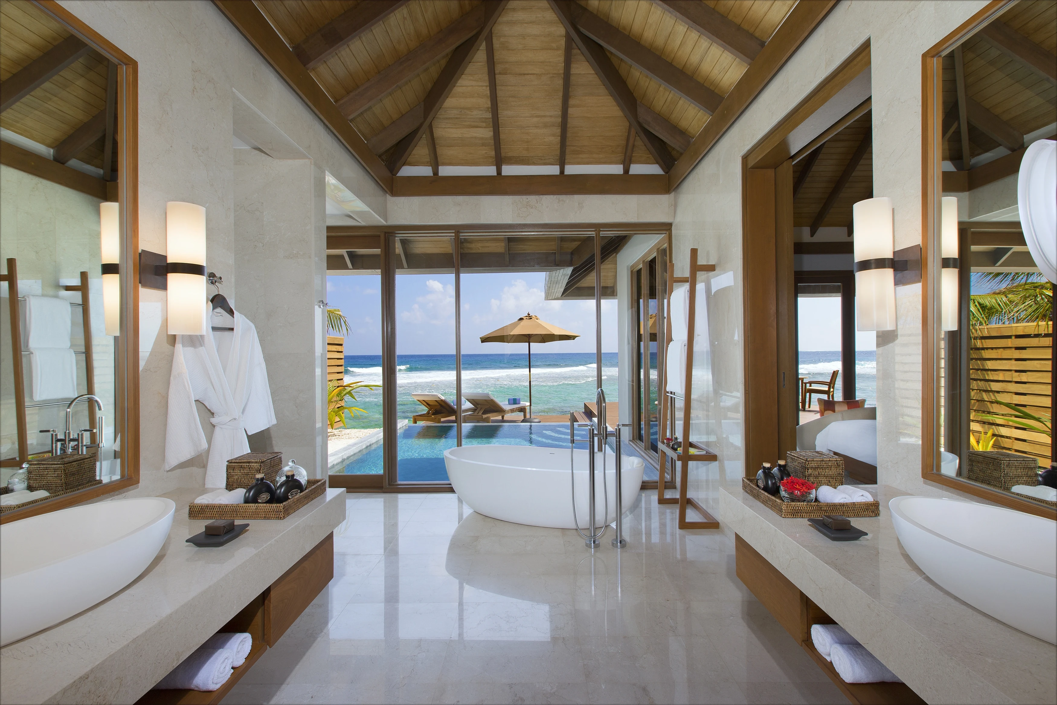 MV - Ananatara Veli - Ocean pool bungalow.webp