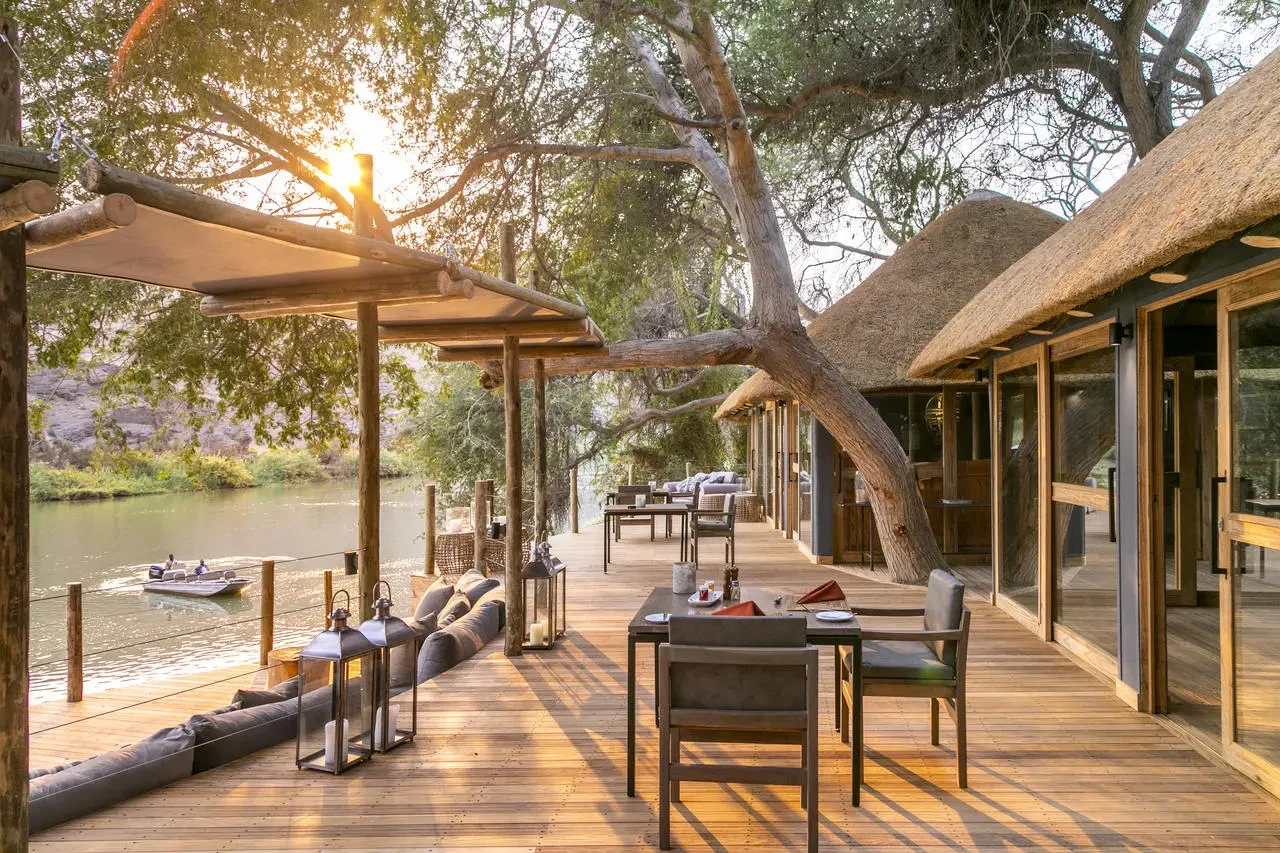 NA-Serra Cafema-lounge deck.webp