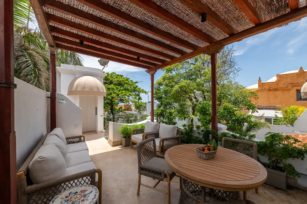 CO - Accommodatie - Pestagua - Terras.png
