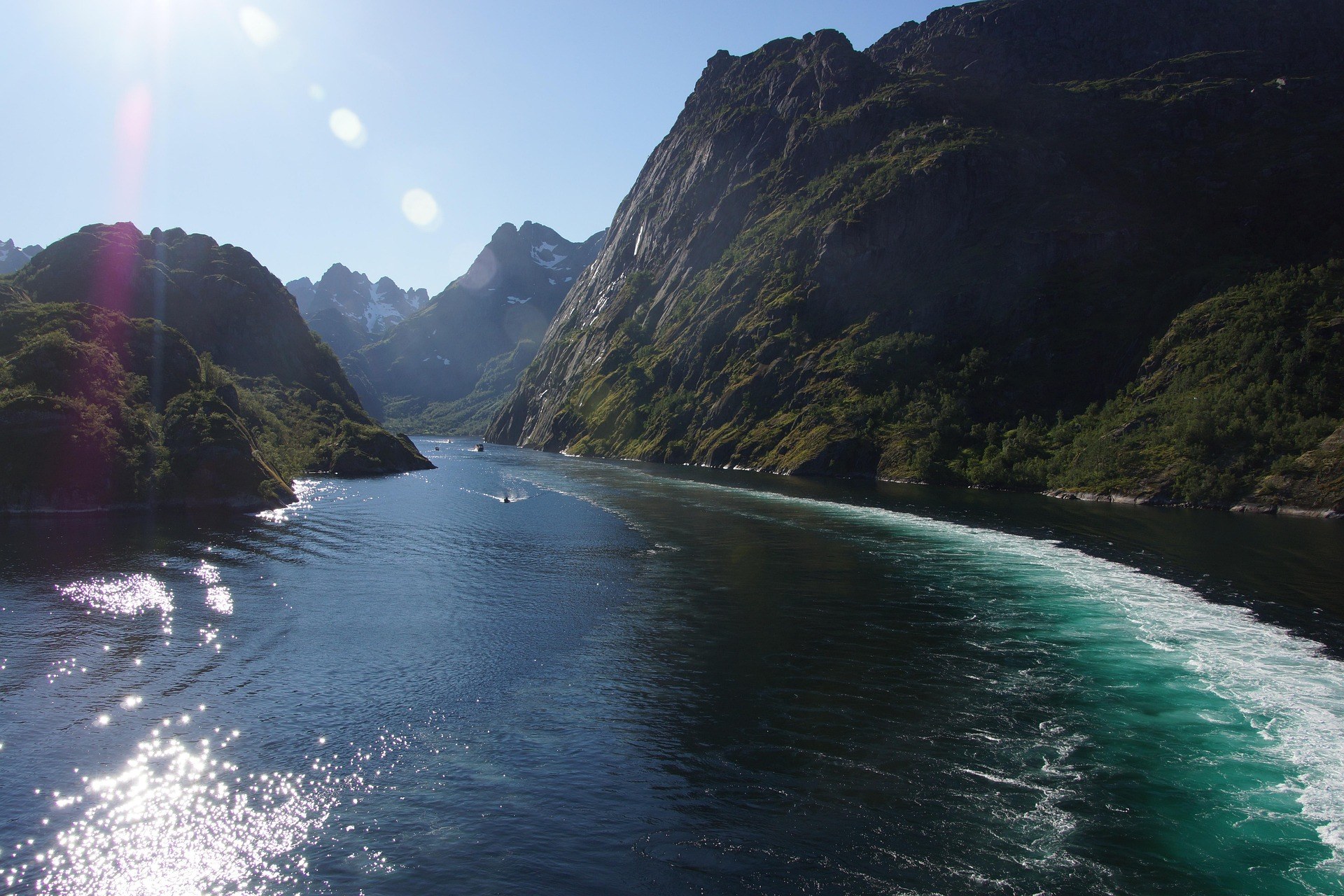 NP-Science Eclipse-Trollfjord .jpg