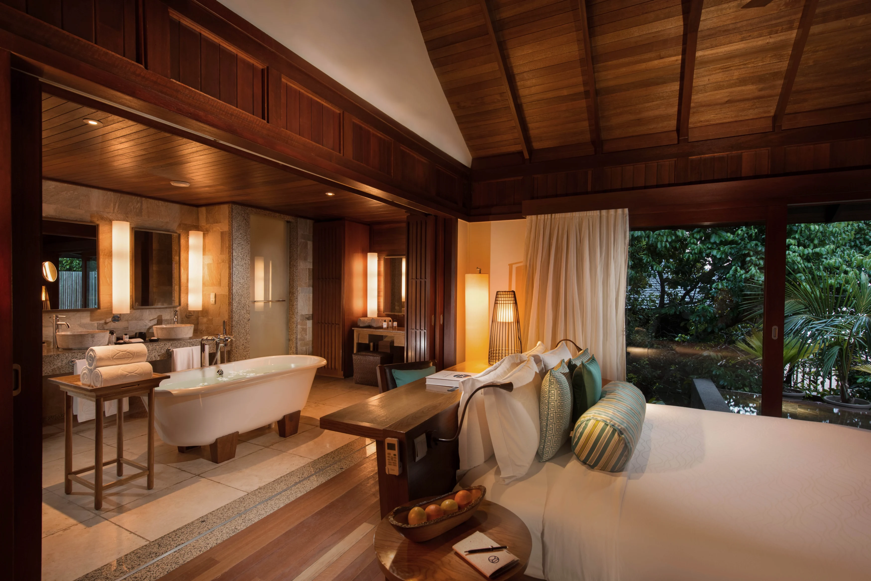 SC-Ephelia-Resort-Hillside-Villa (5).webp