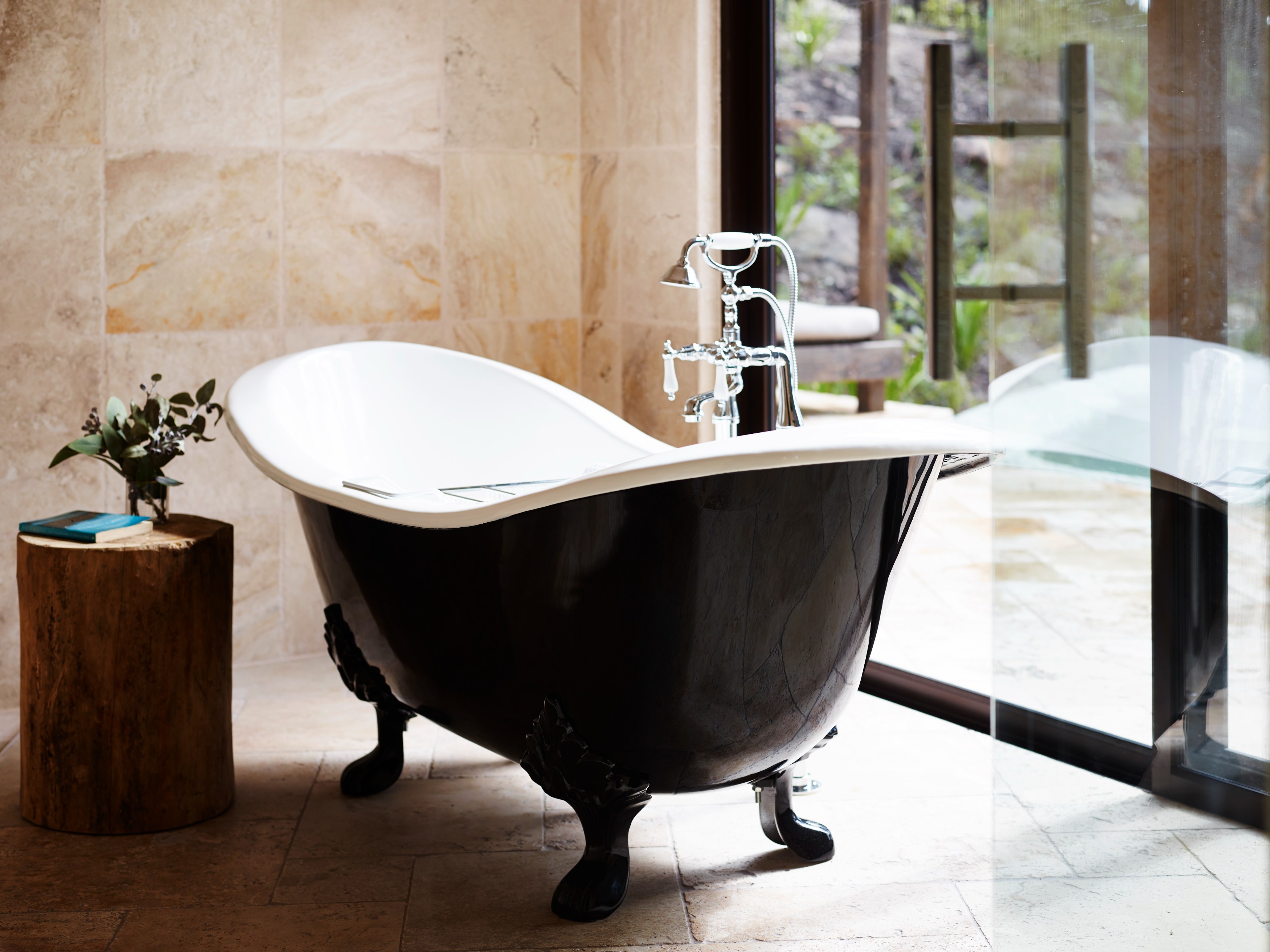 AU - Pretty-Beach-House_Bouddi-Peninsula_Hideaway-Bath.jpg