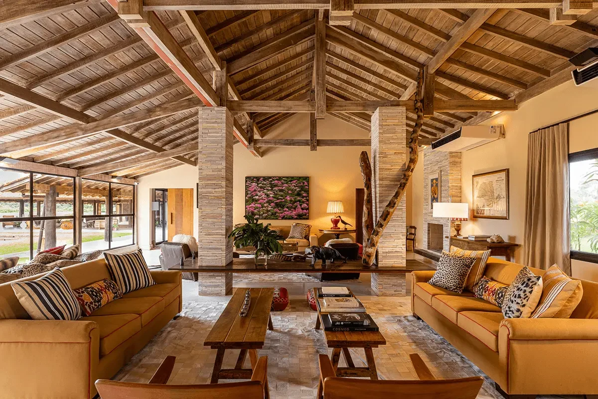 BR-Accommodatie-casa-caiman-lounge.webp