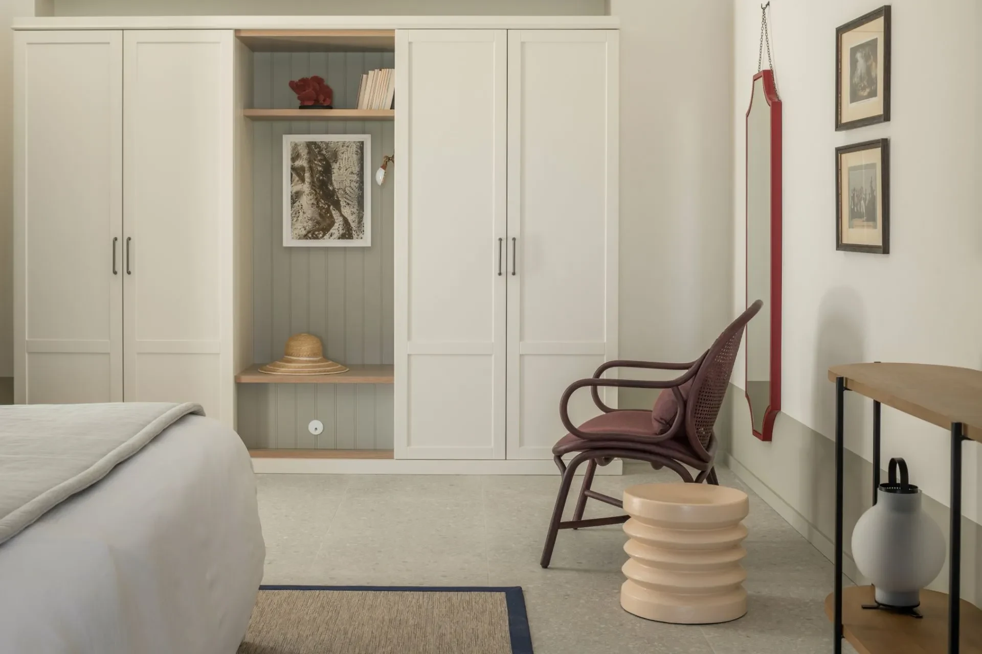 Astro_suite_interior2.webp