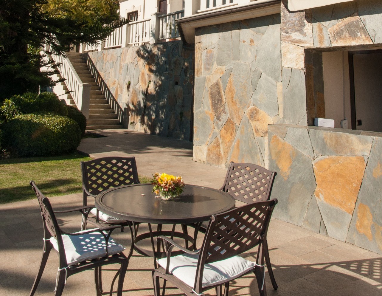 CL - Casa Higueras - outside2.jpg