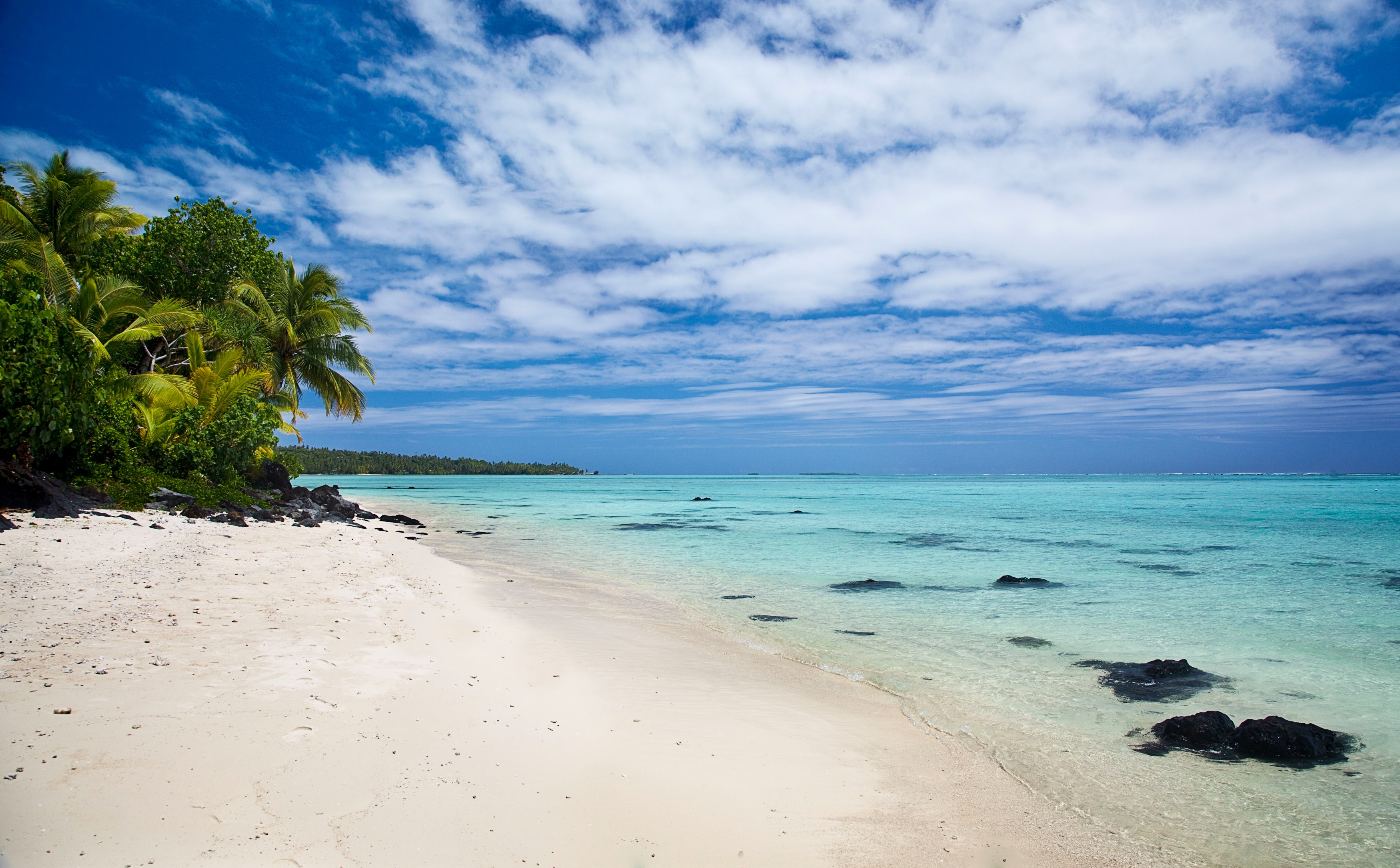 CK - Pacific Resort Aitutaki -Beach lagoon.jpg