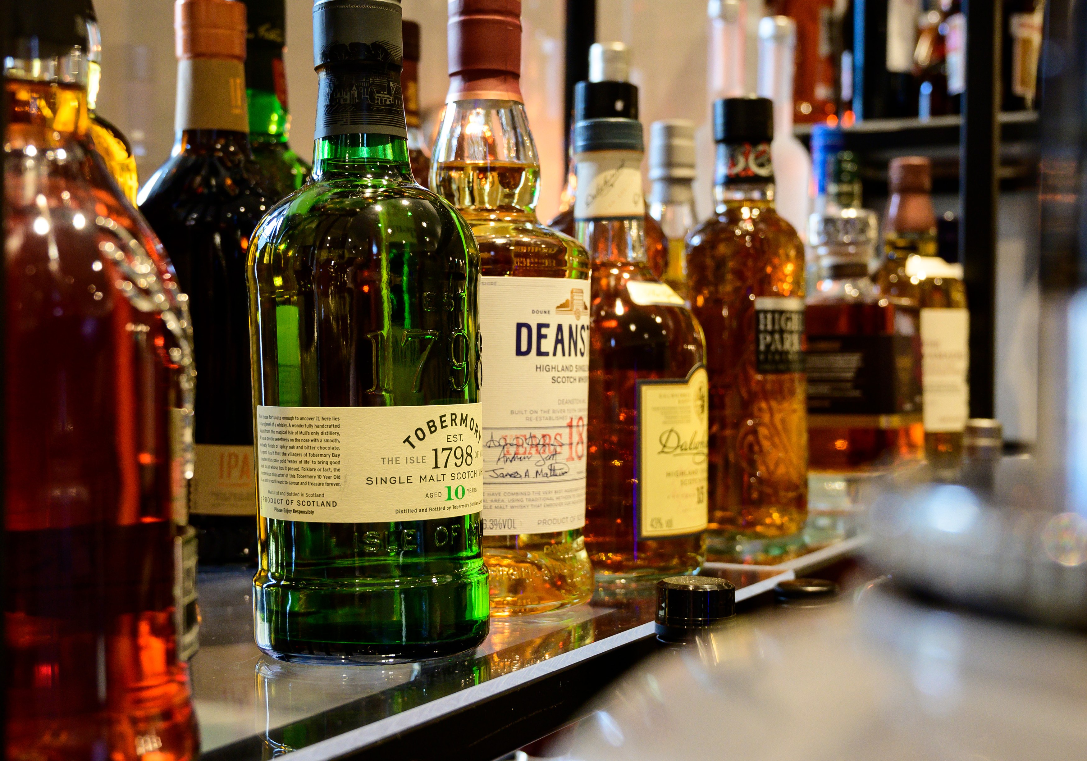 GB - accommodatie Ness Walk hotel Whisky Collection.jpg