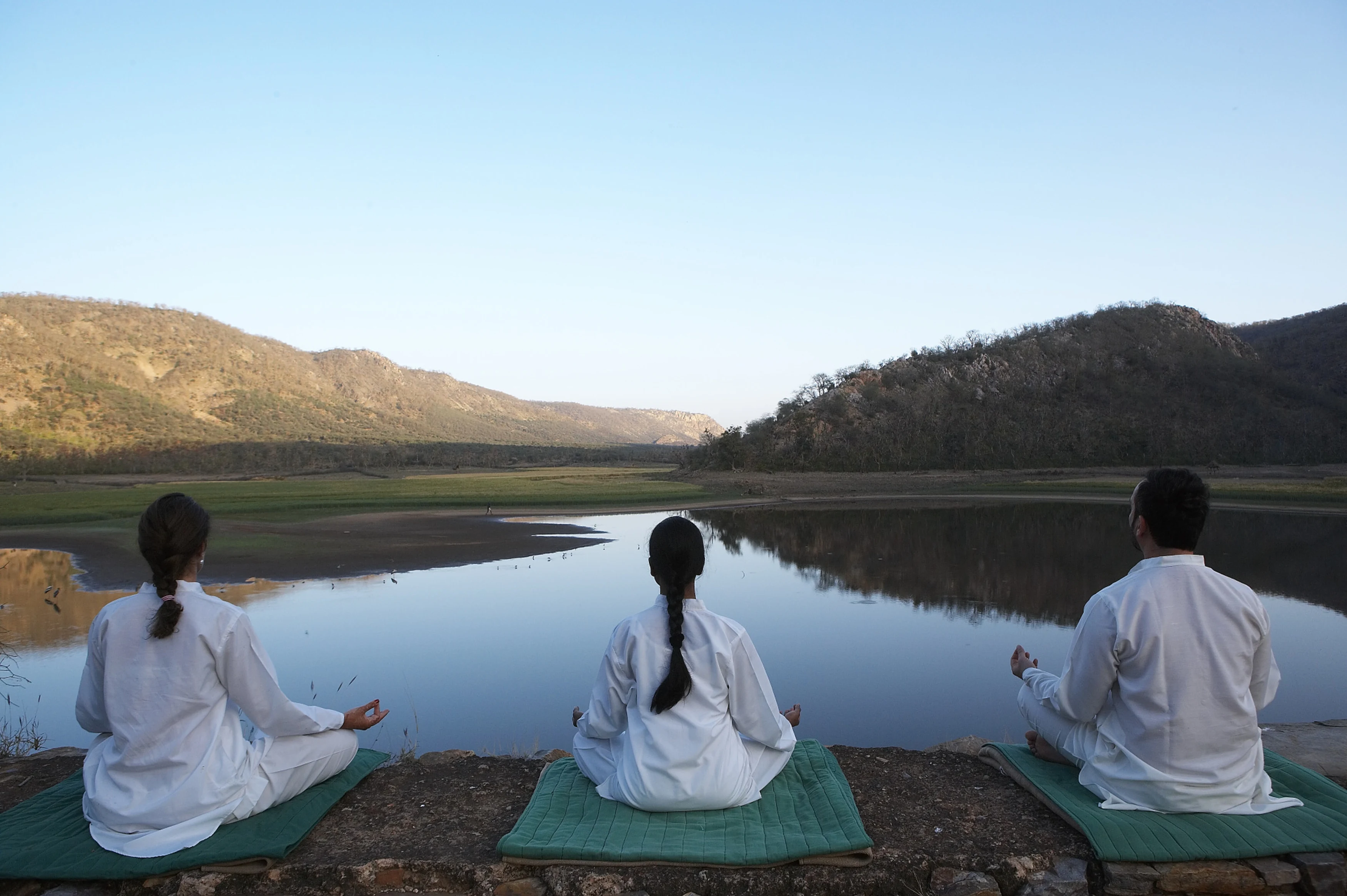 IN-Amanbagh-Meditation-Somsagar-Lake.webp