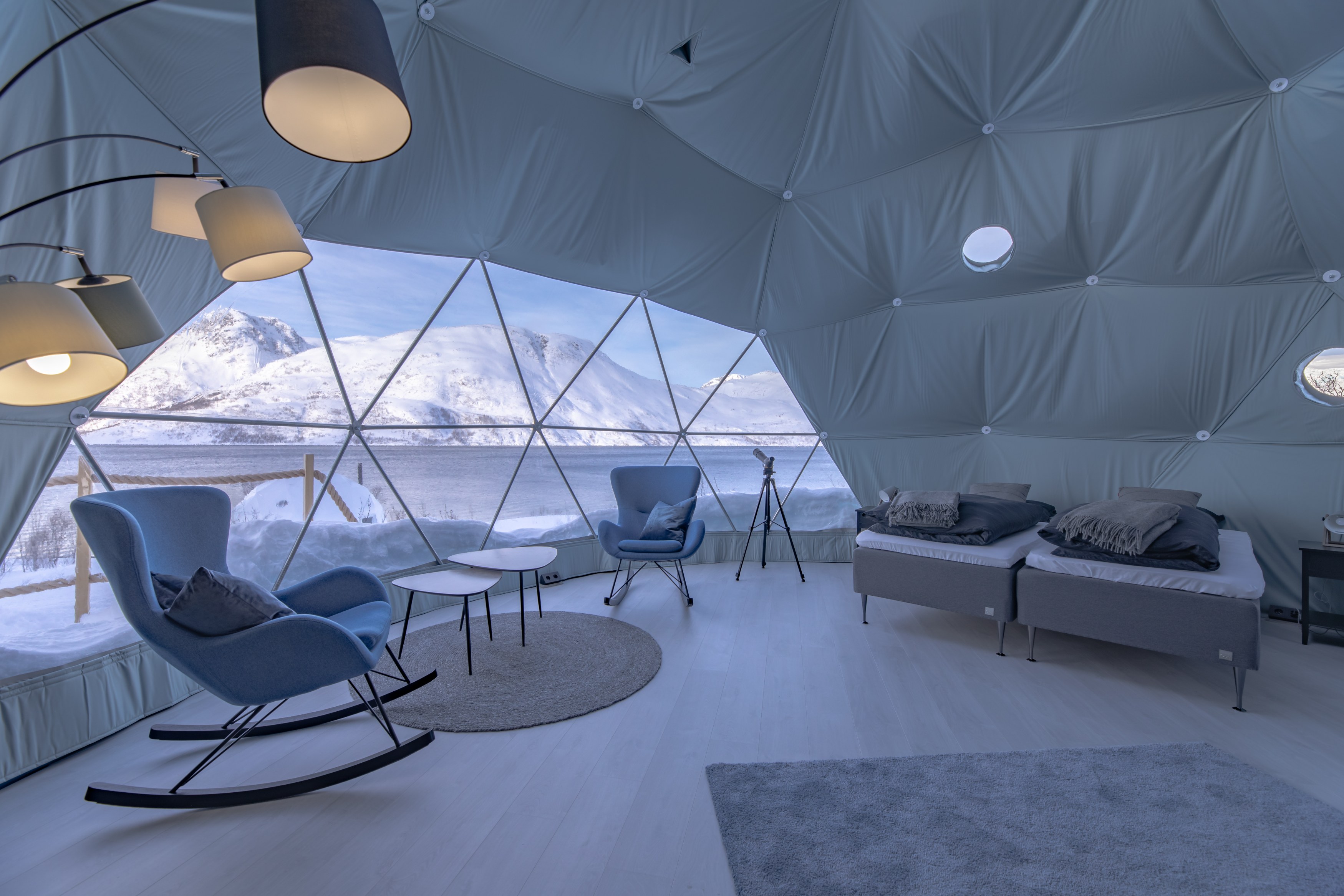 NO - accommodatie - Isbreen the Glacier - Iglo Huldrestein winter.jpg