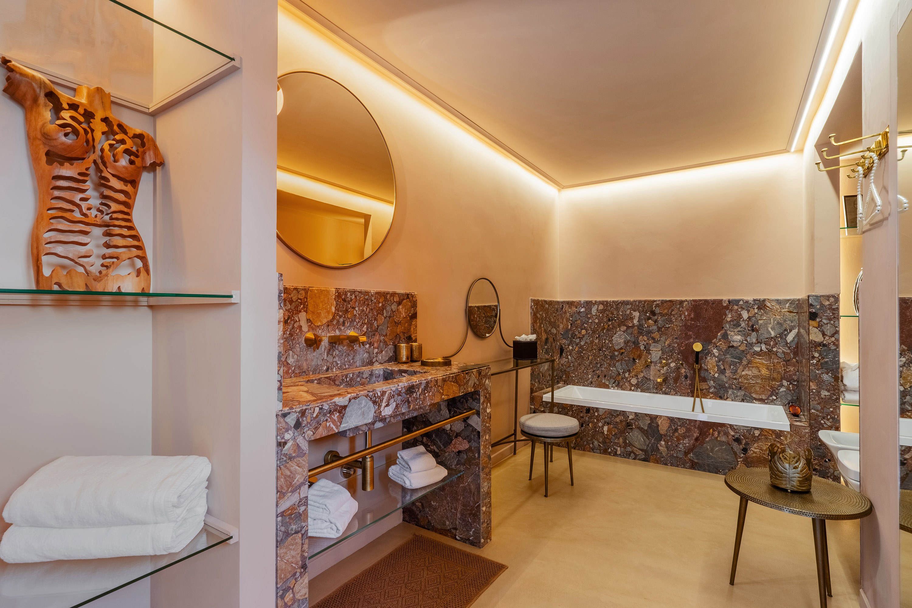 IT-Accommodatie-Palazzo Maresgallo-Suite Executive Onirica bathroom.jpg