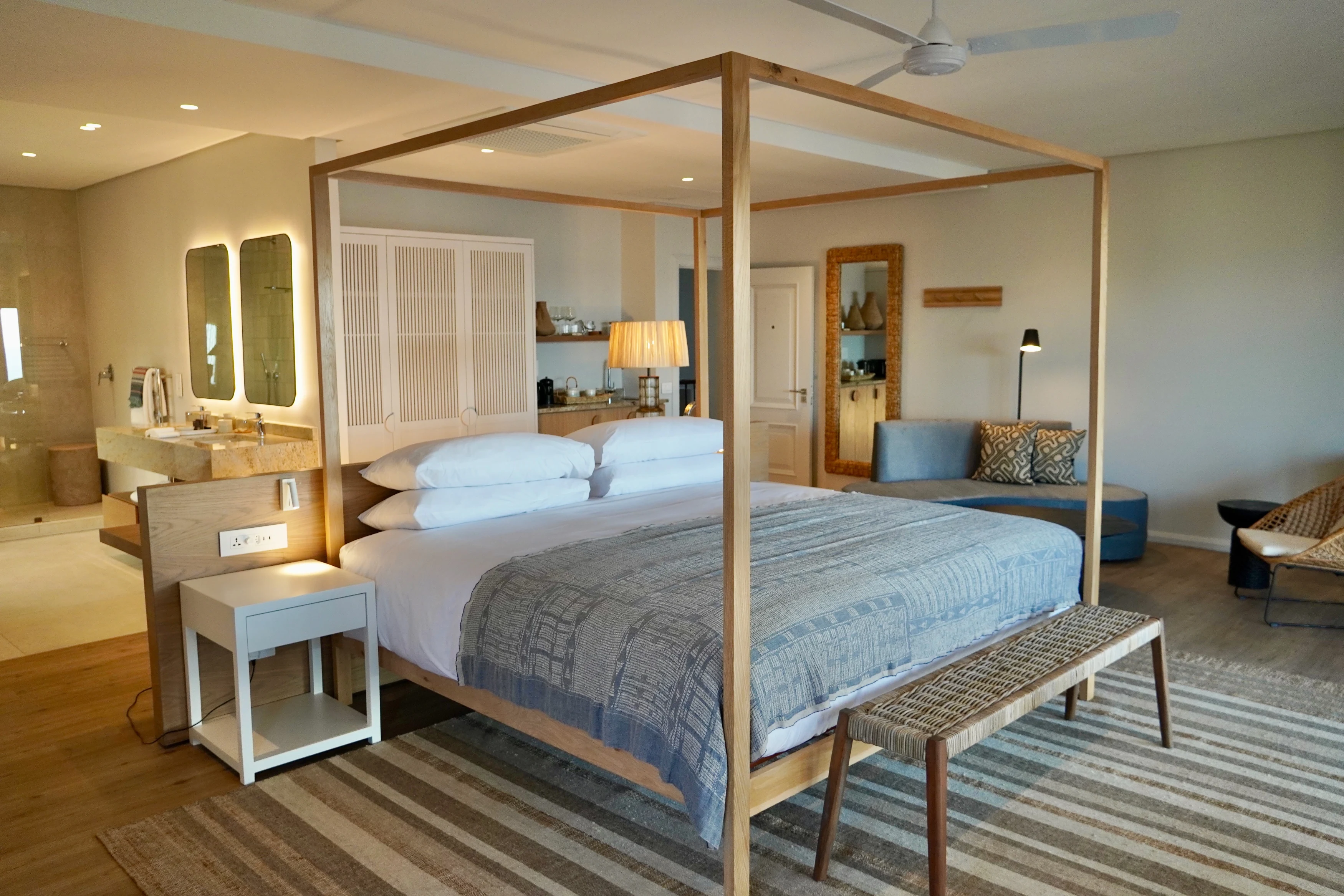 ZA-Accommodatie-Sala-ocean suite bed.webp