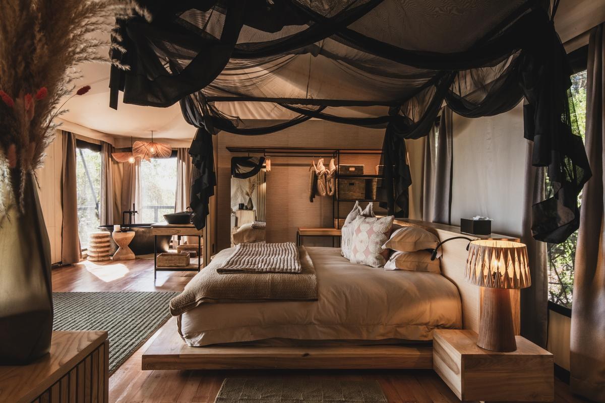 BW-Tubu Tree-bedroom.jpg